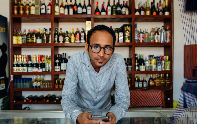 Kepatuhan terhadap Peraturan Alkohol Setempat