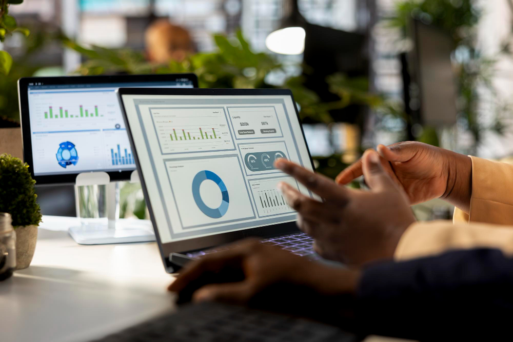 CRM untuk Industri Jasa 2026: 7 Fitur Penting yang Dibutuhkan Bisnis Anda