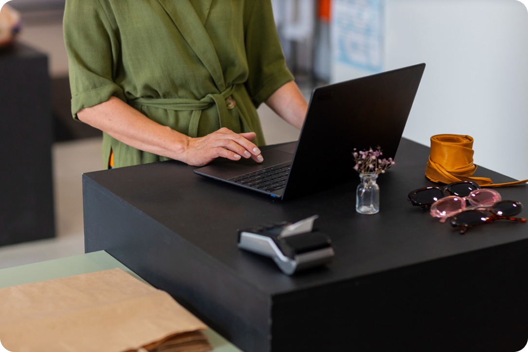 Combining Online and Offline Bookings to Maximize Your Venue’s Capacity