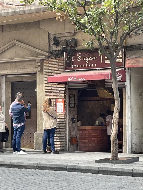 EL Sazón image 6