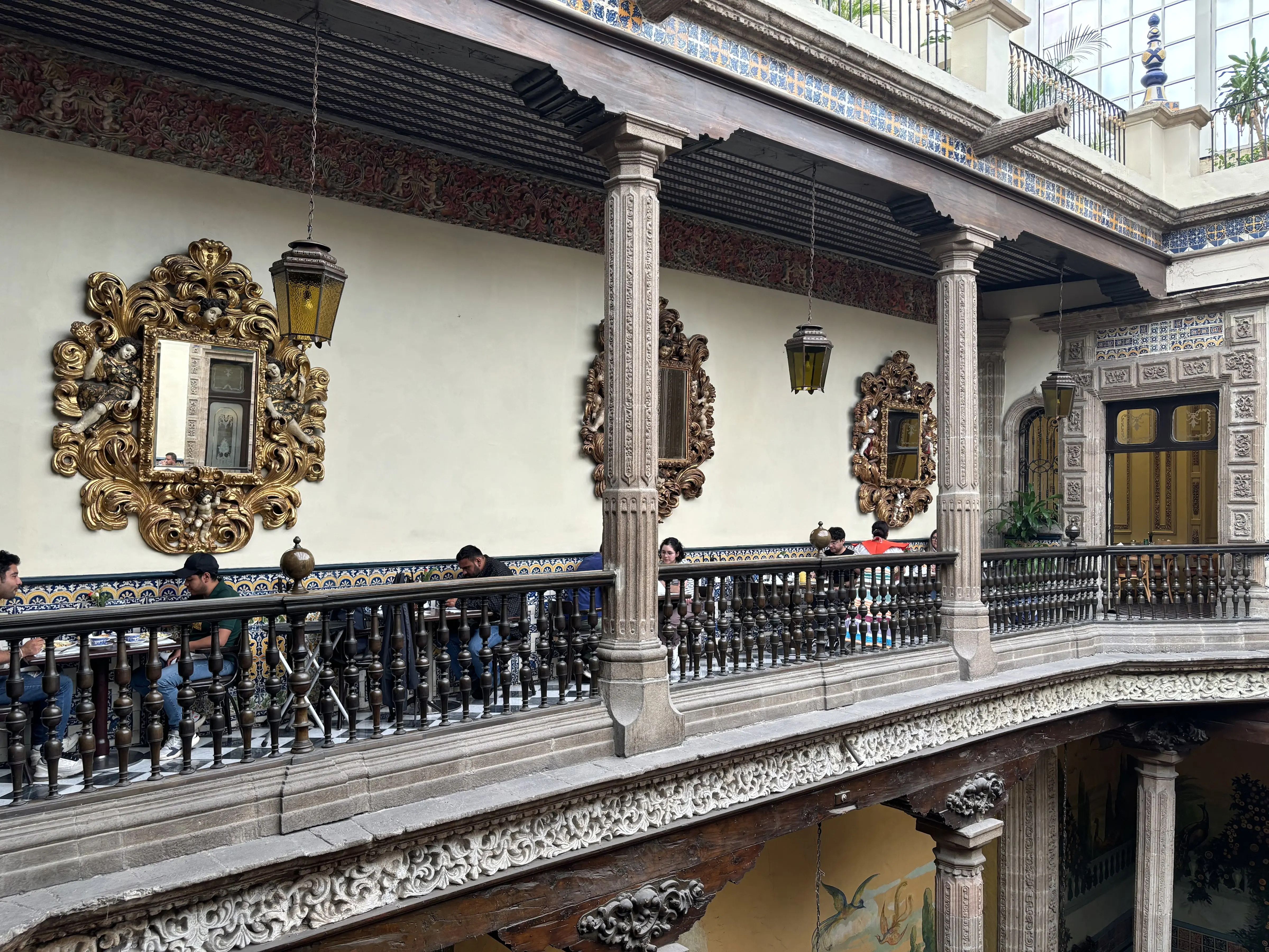 Sanborns Madero | Restaurante, Tienda y Farmacia image 6