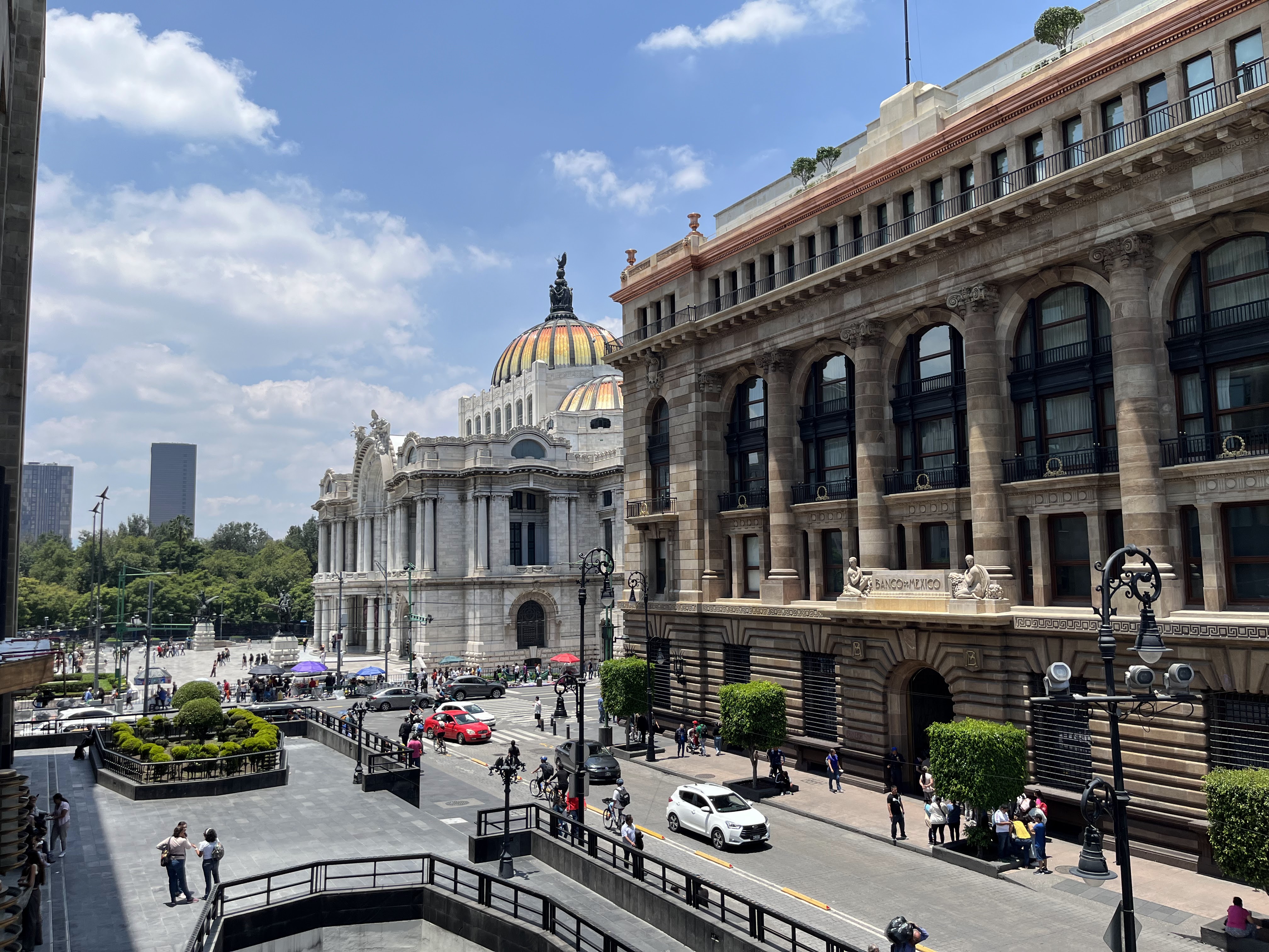 Sanborns Madero | Restaurante, Tienda y Farmacia image 8