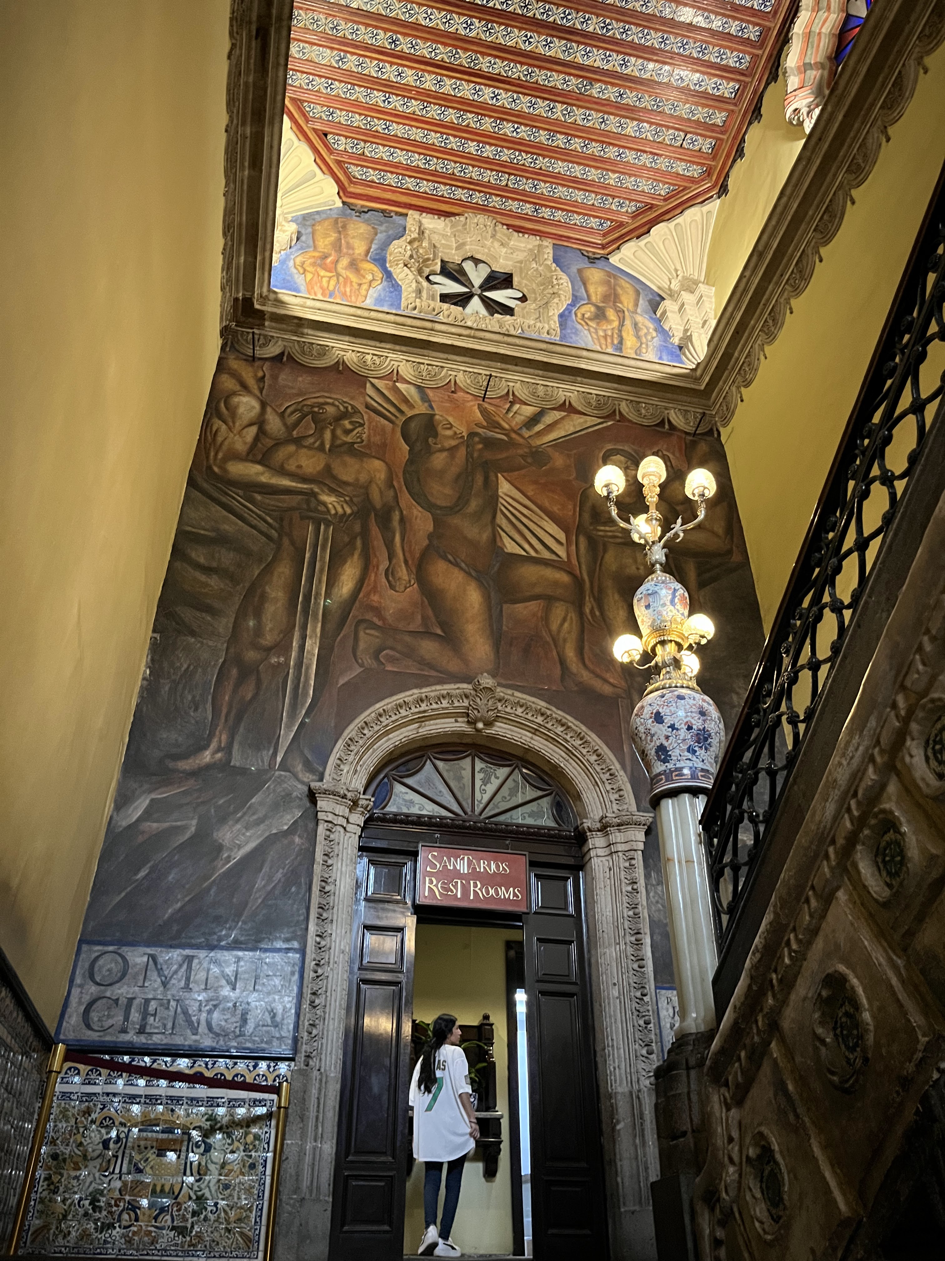 Sanborns Madero | Restaurante, Tienda y Farmacia image 9