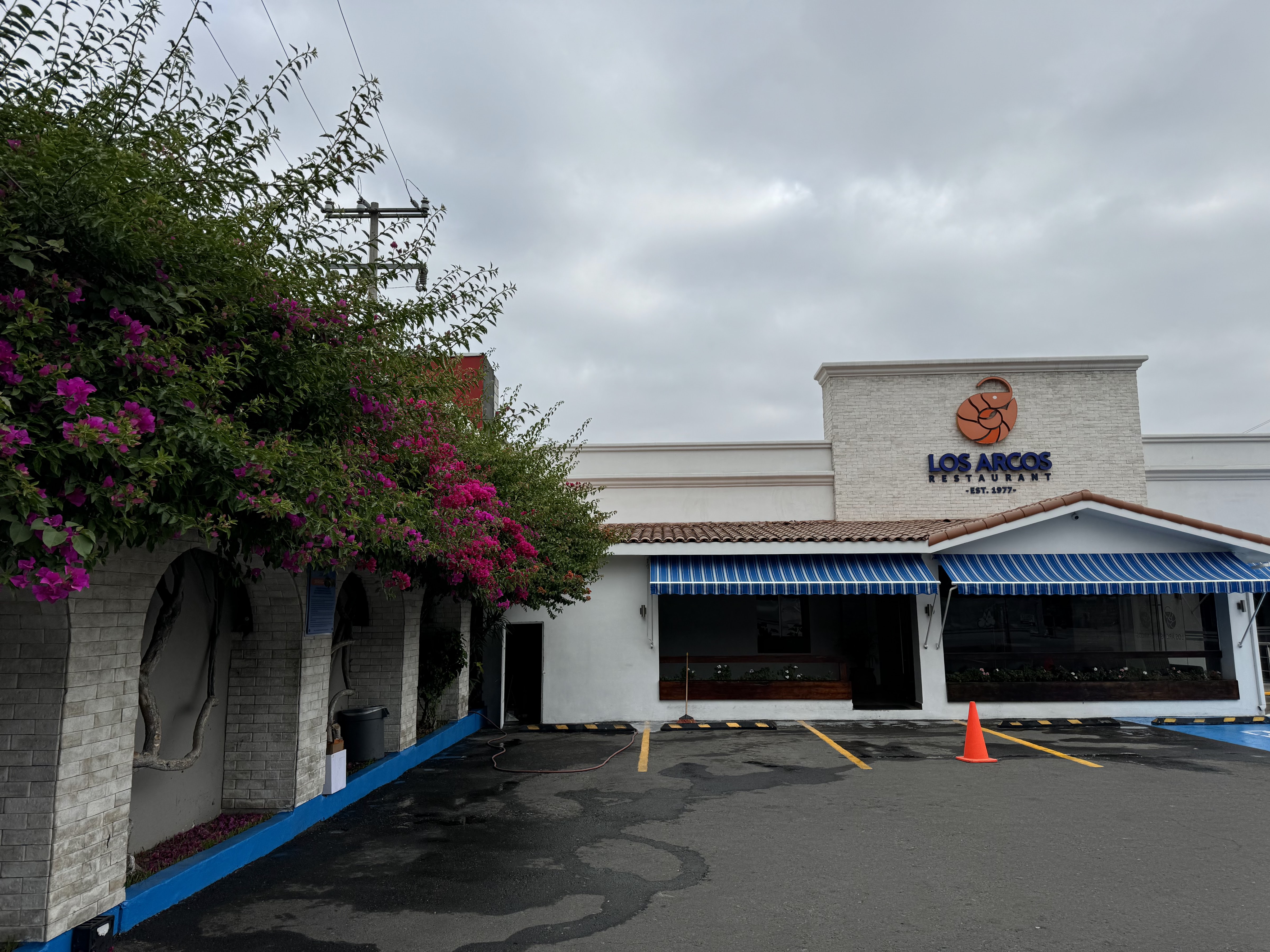 Los Arcos Restaurant image 1