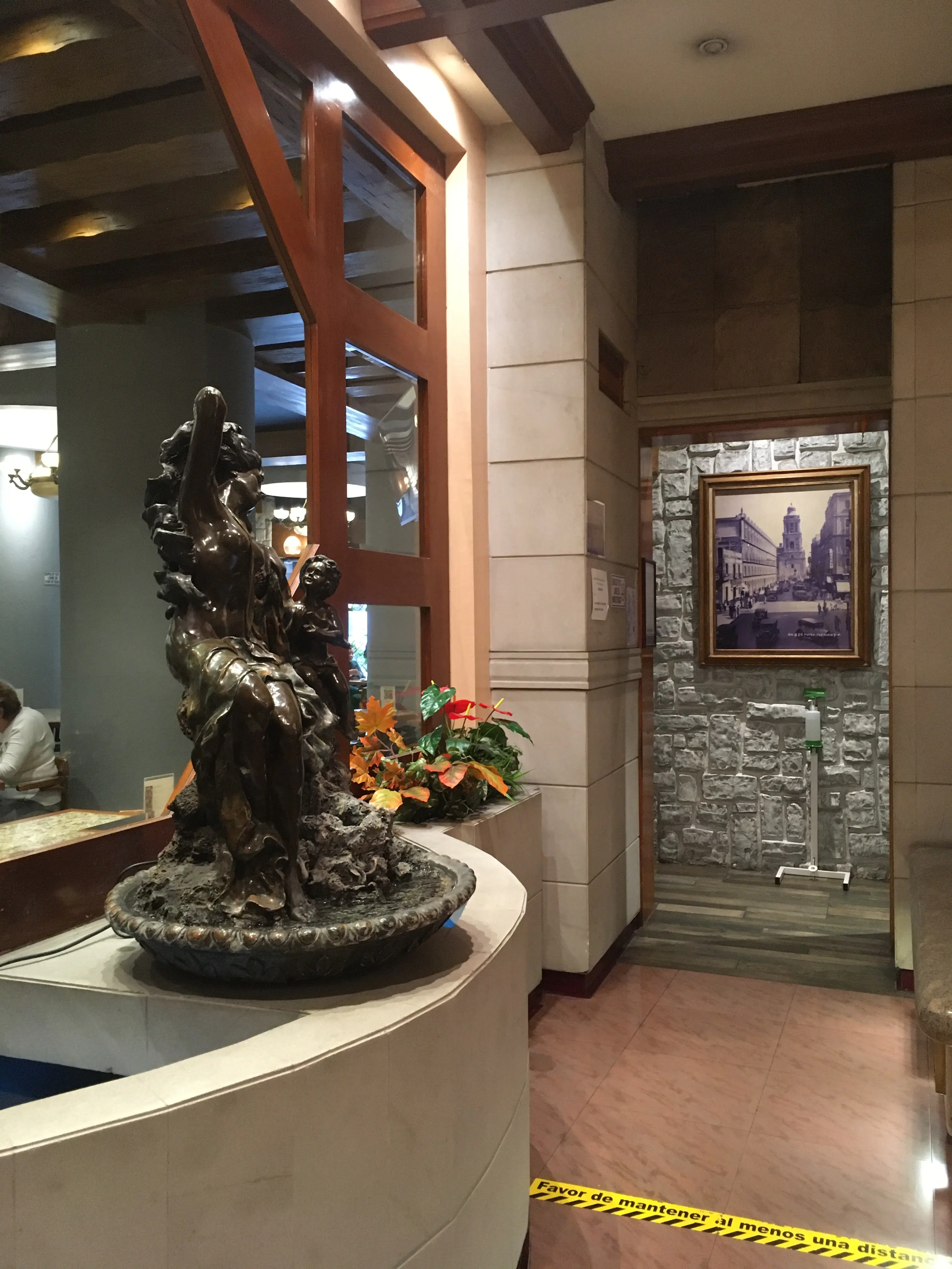 La Capilla Restaurante & Bar image 9