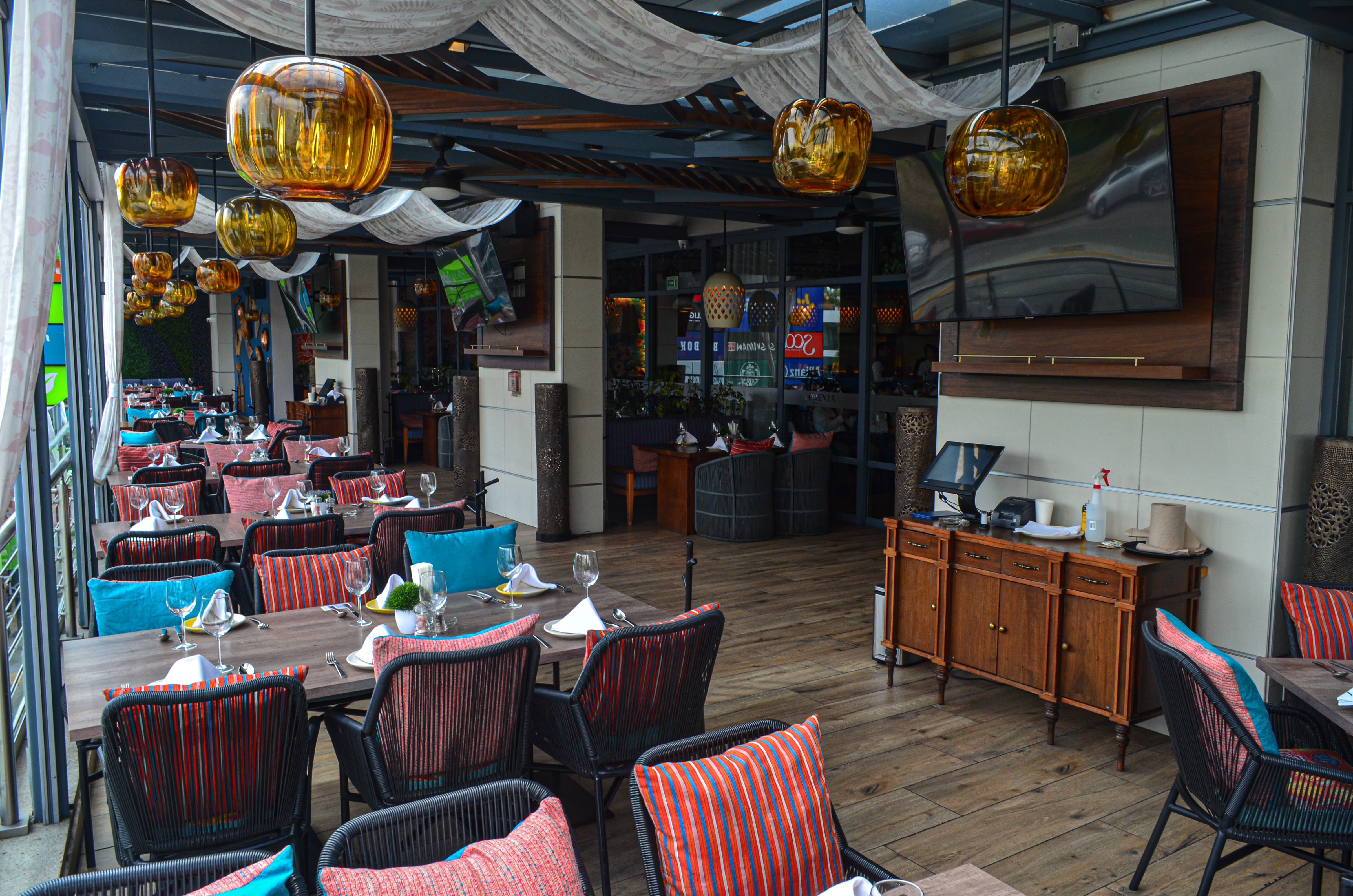 Lorenza Restaurant image 1