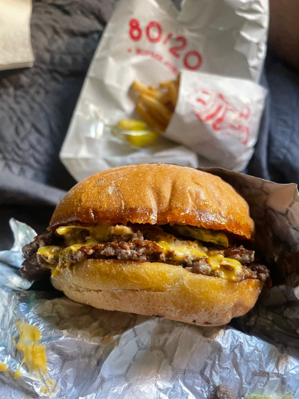 80/20 Burger Joint image 3