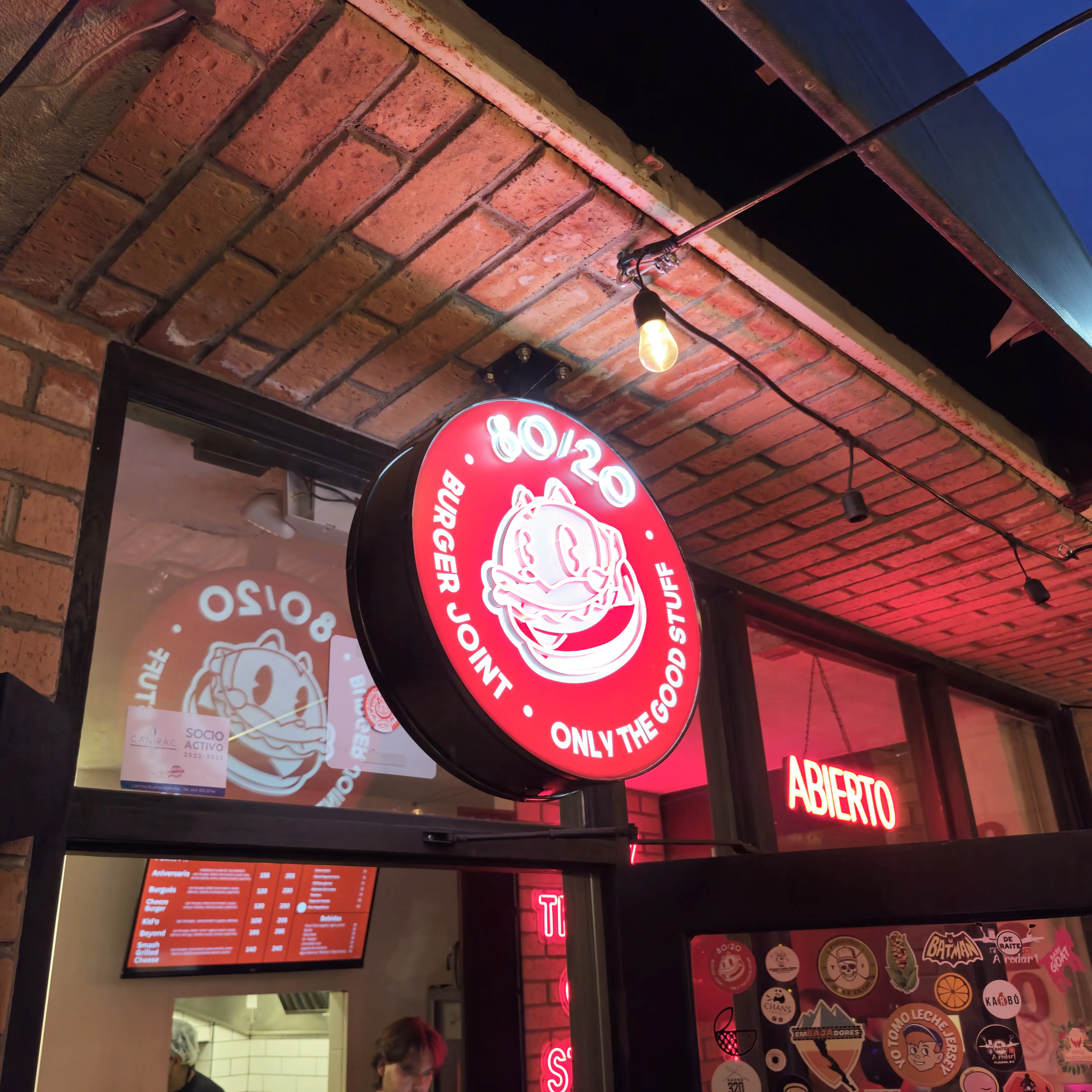 80/20 Burger Joint image 4