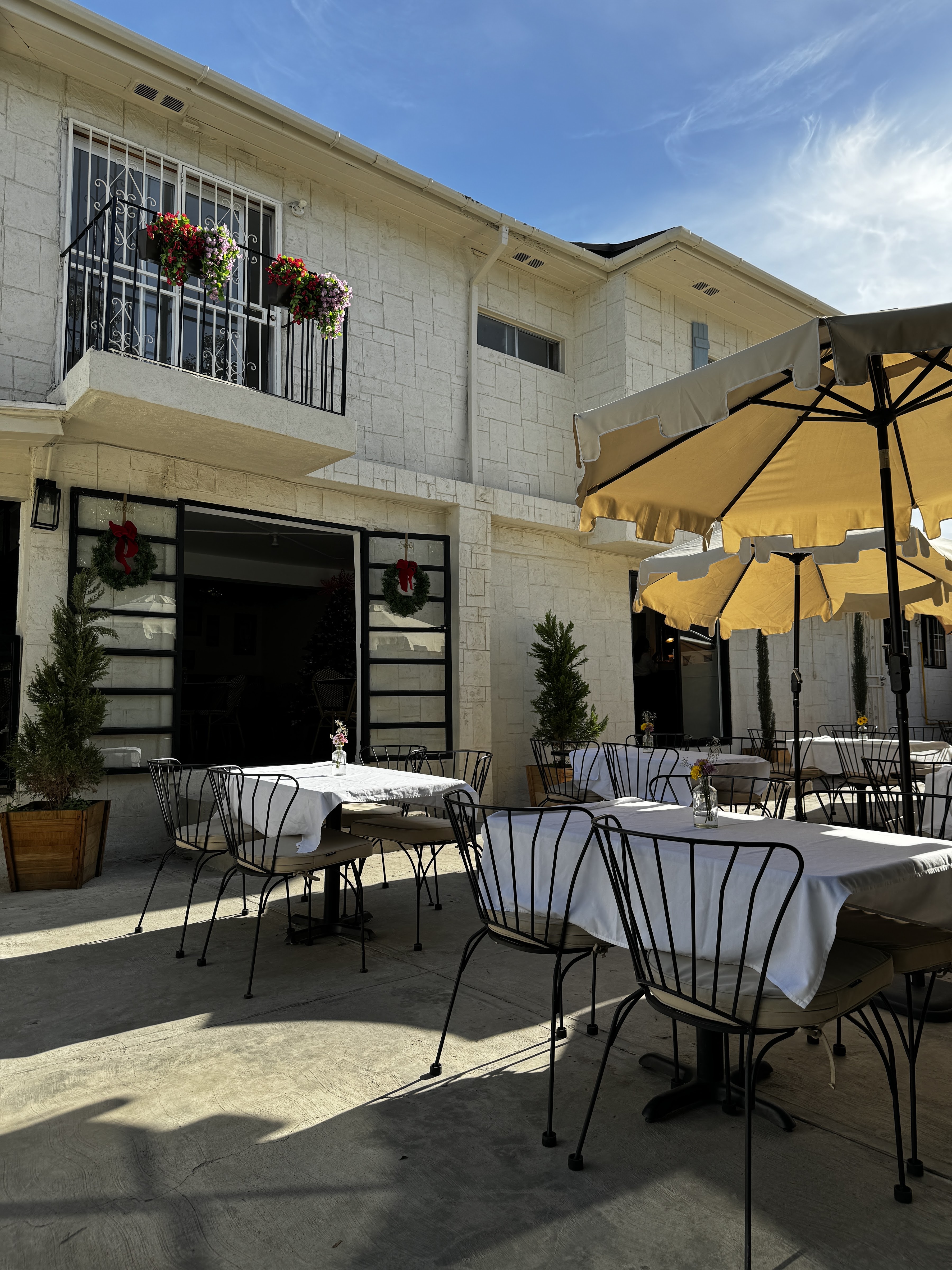 Avenue Roma Restaurant image 7