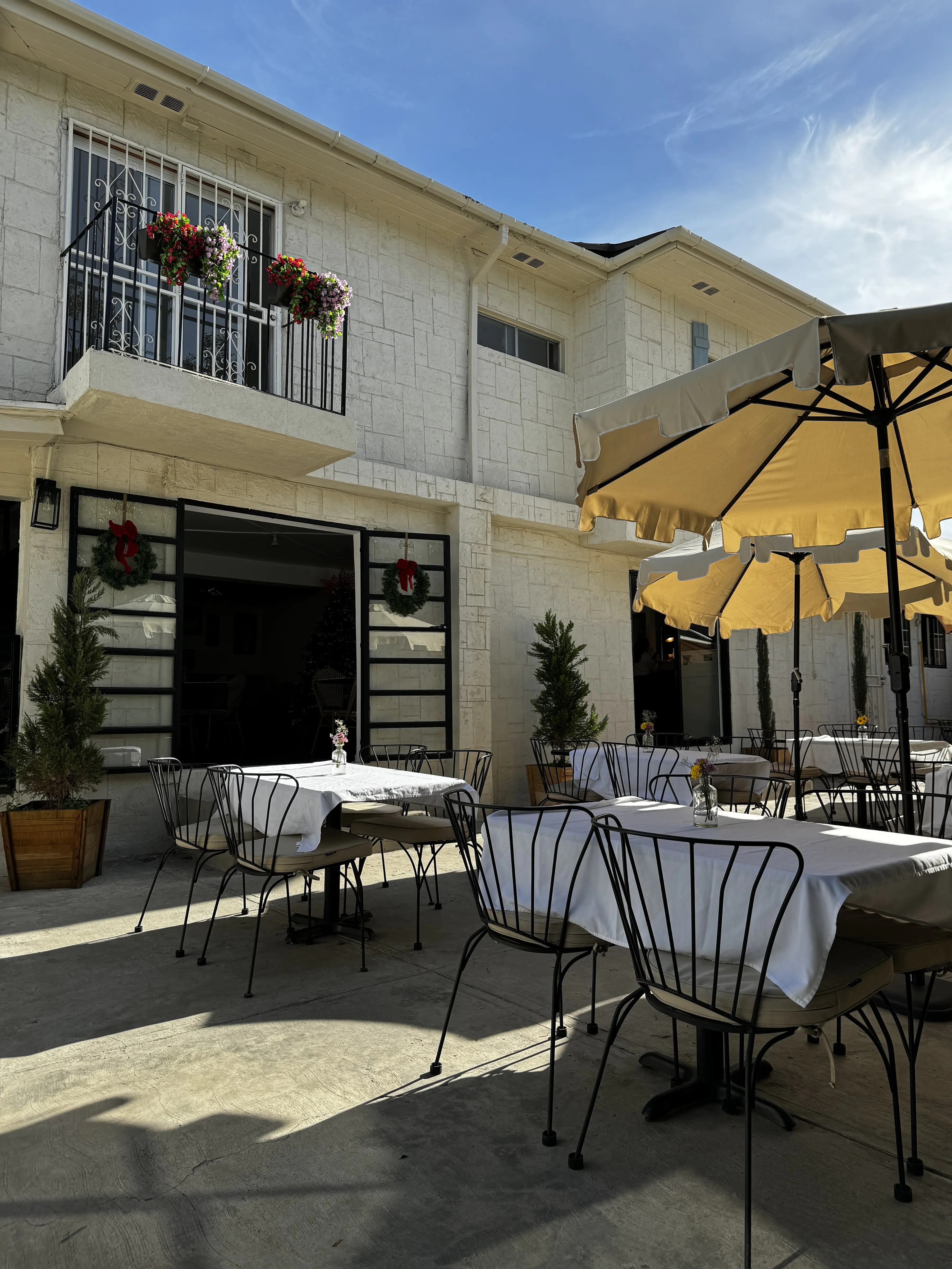 Avenue Roma Restaurant image 7