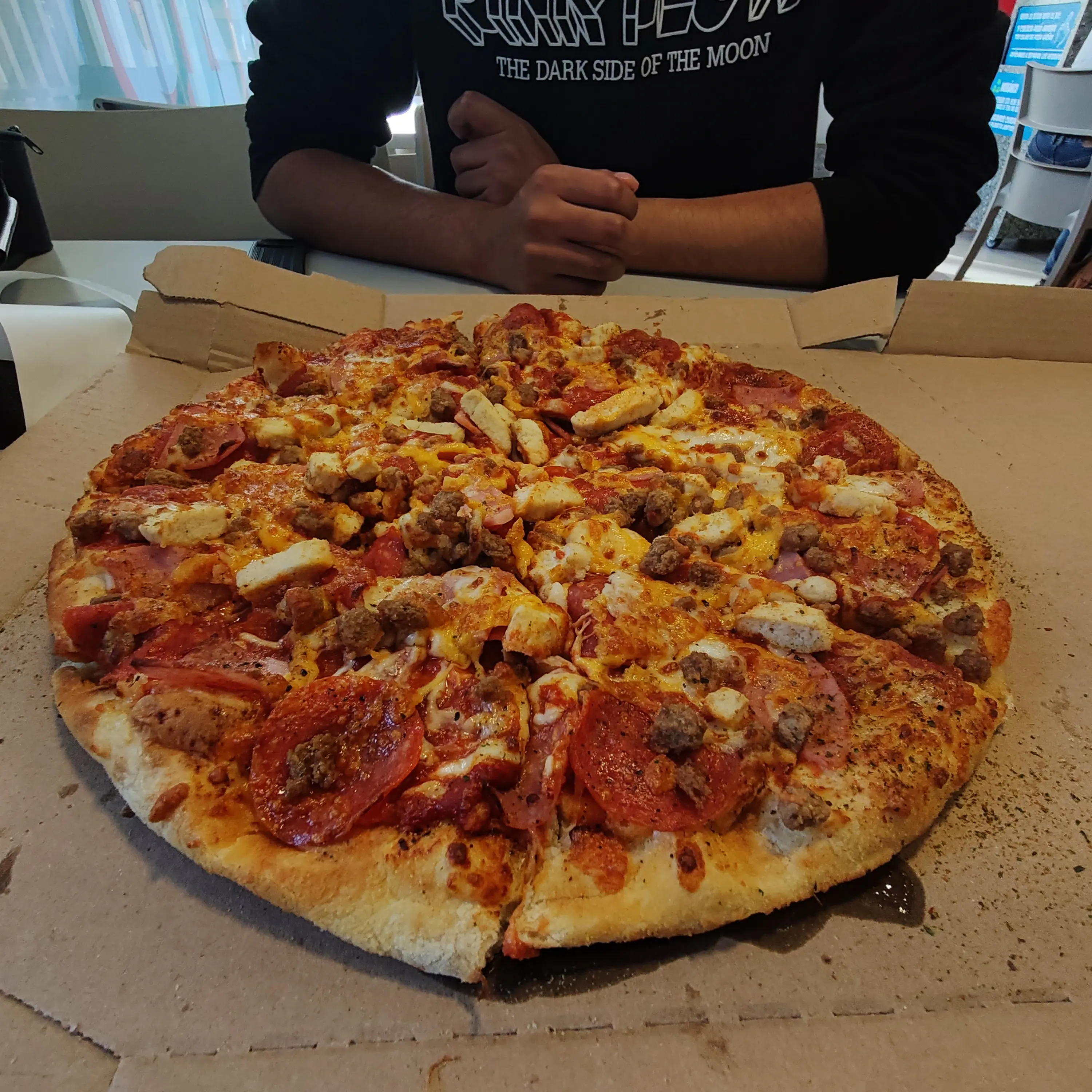 DOMINOS PIZZA image 2