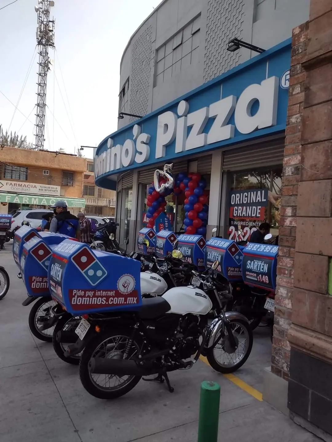 DOMINOS PIZZA image 8