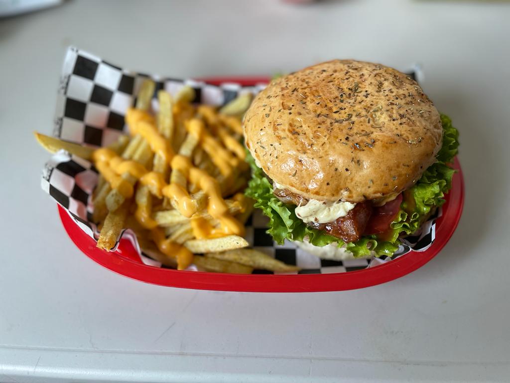 Shari & Burger image 1