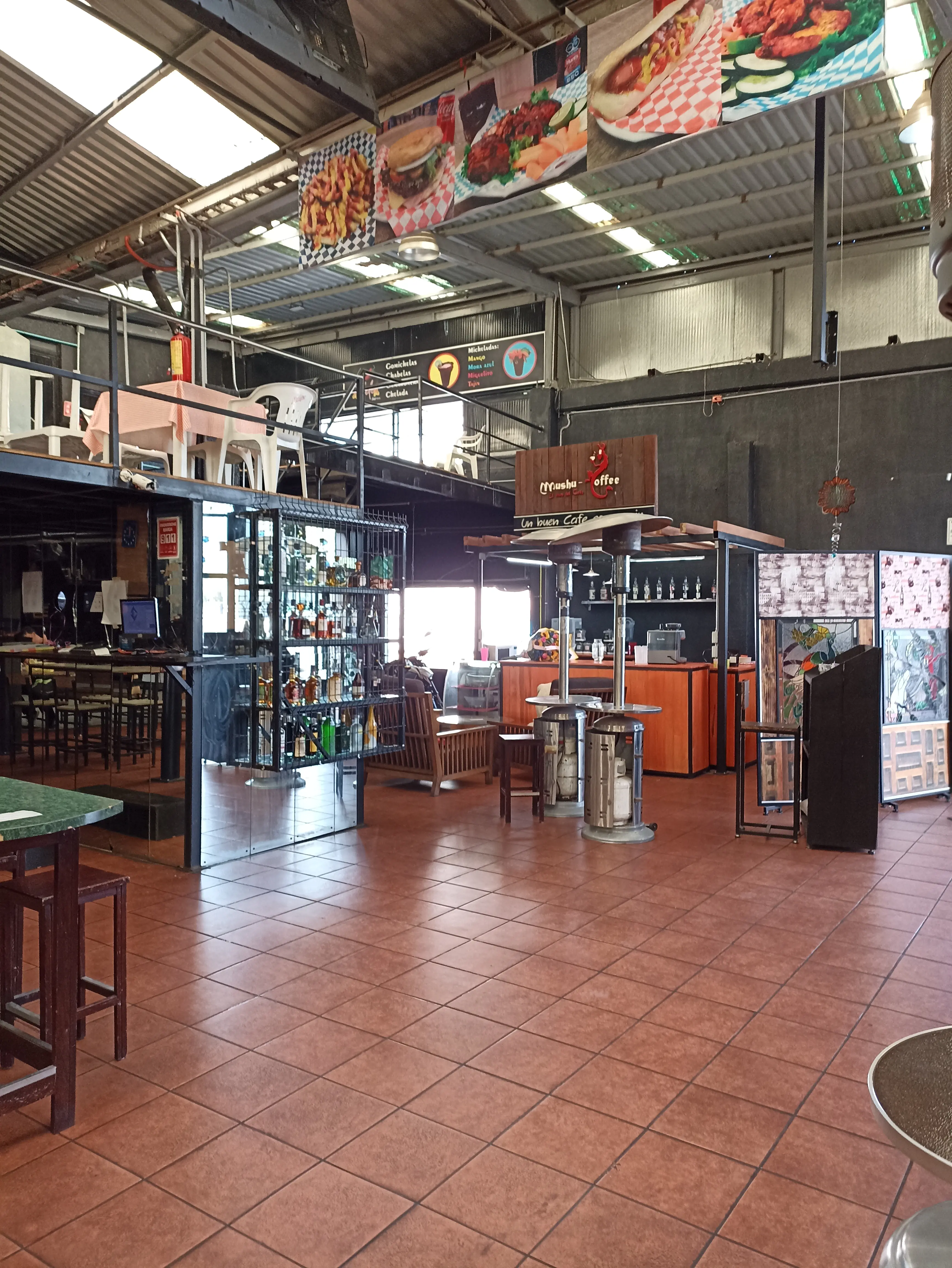 Al Chile Bar Y Restaurante La Familia Grande image 9