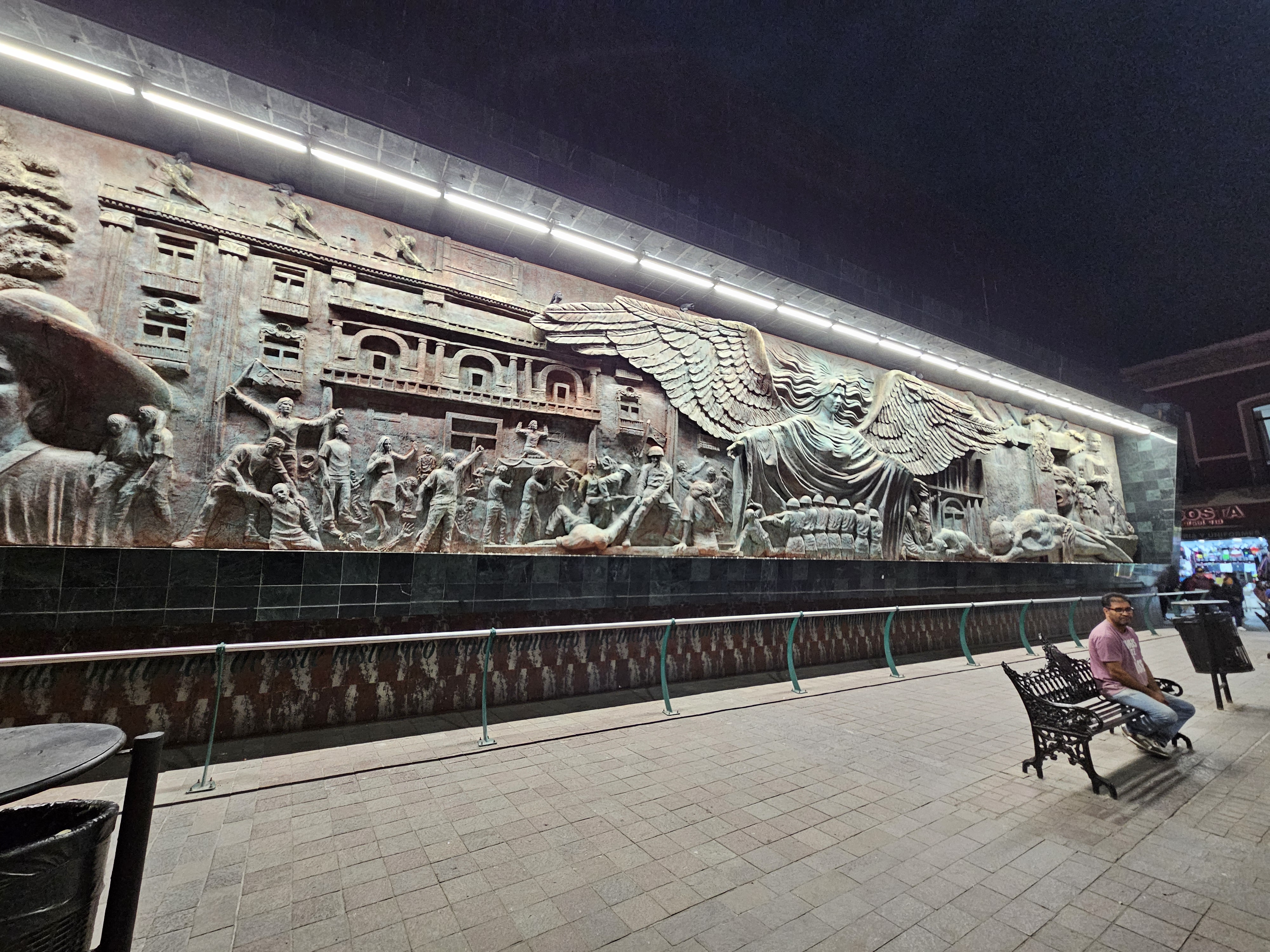 La Cervecería De Léon (Centro) - Mariscos y Carnes image 3