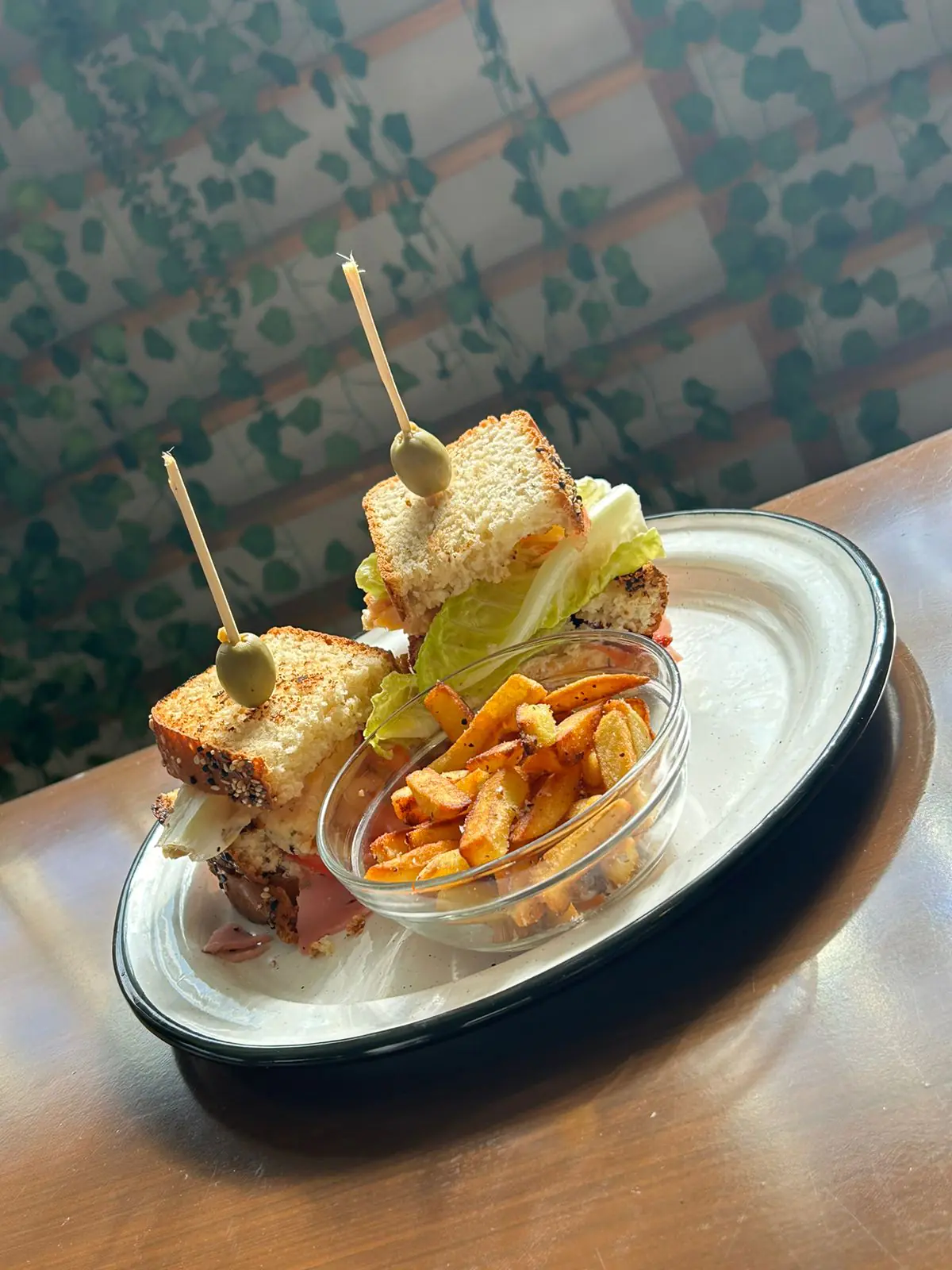 Picnic Restaurant image 2