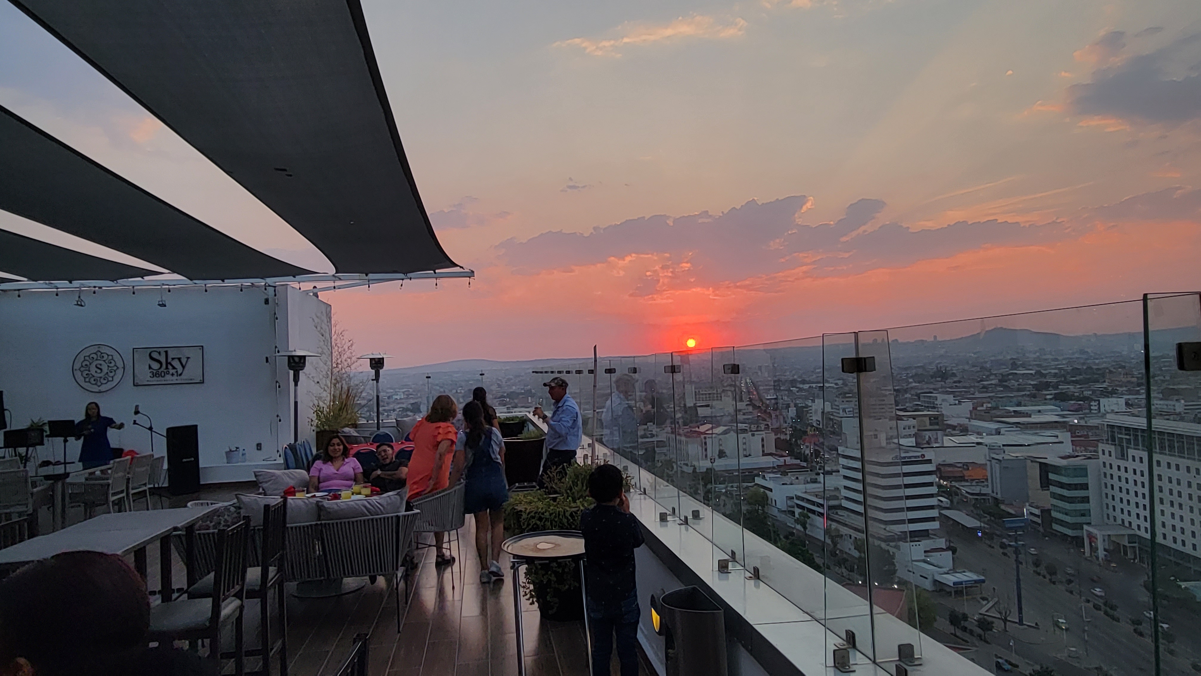 Restaurante bar Sky 360°+1 image 8