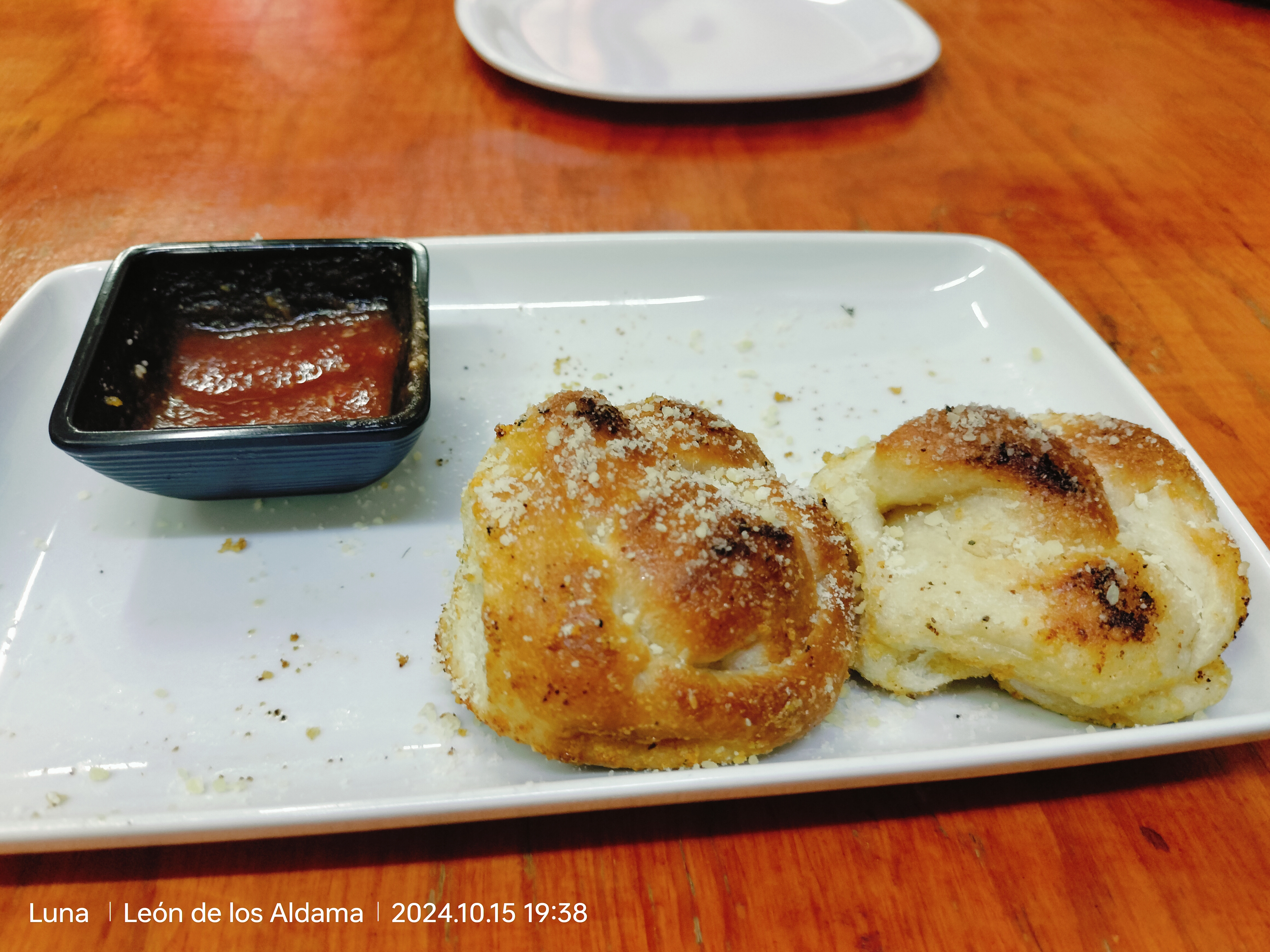 Lonis Pizza y Restaurante image 4