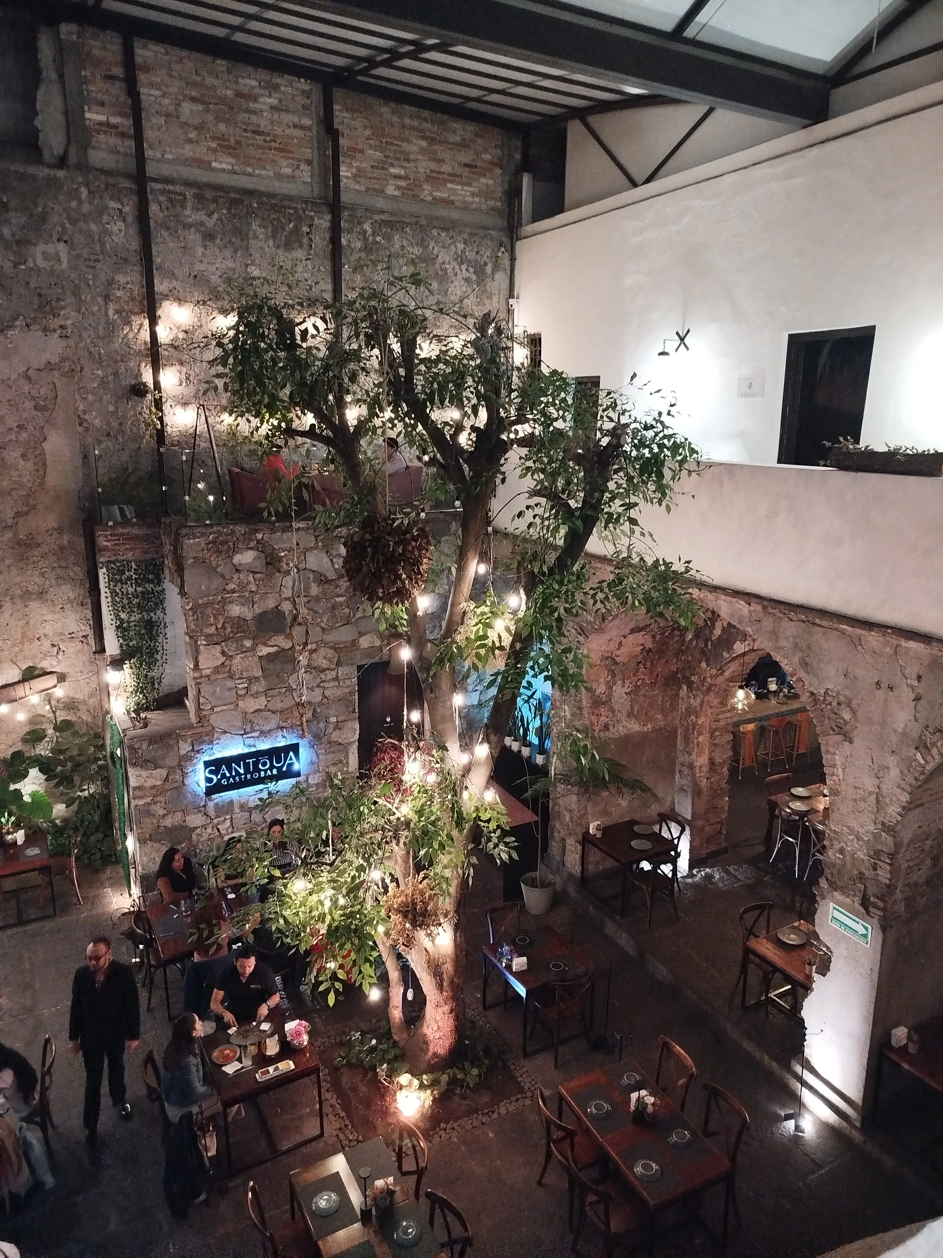 Santóua Gastrobar image 4