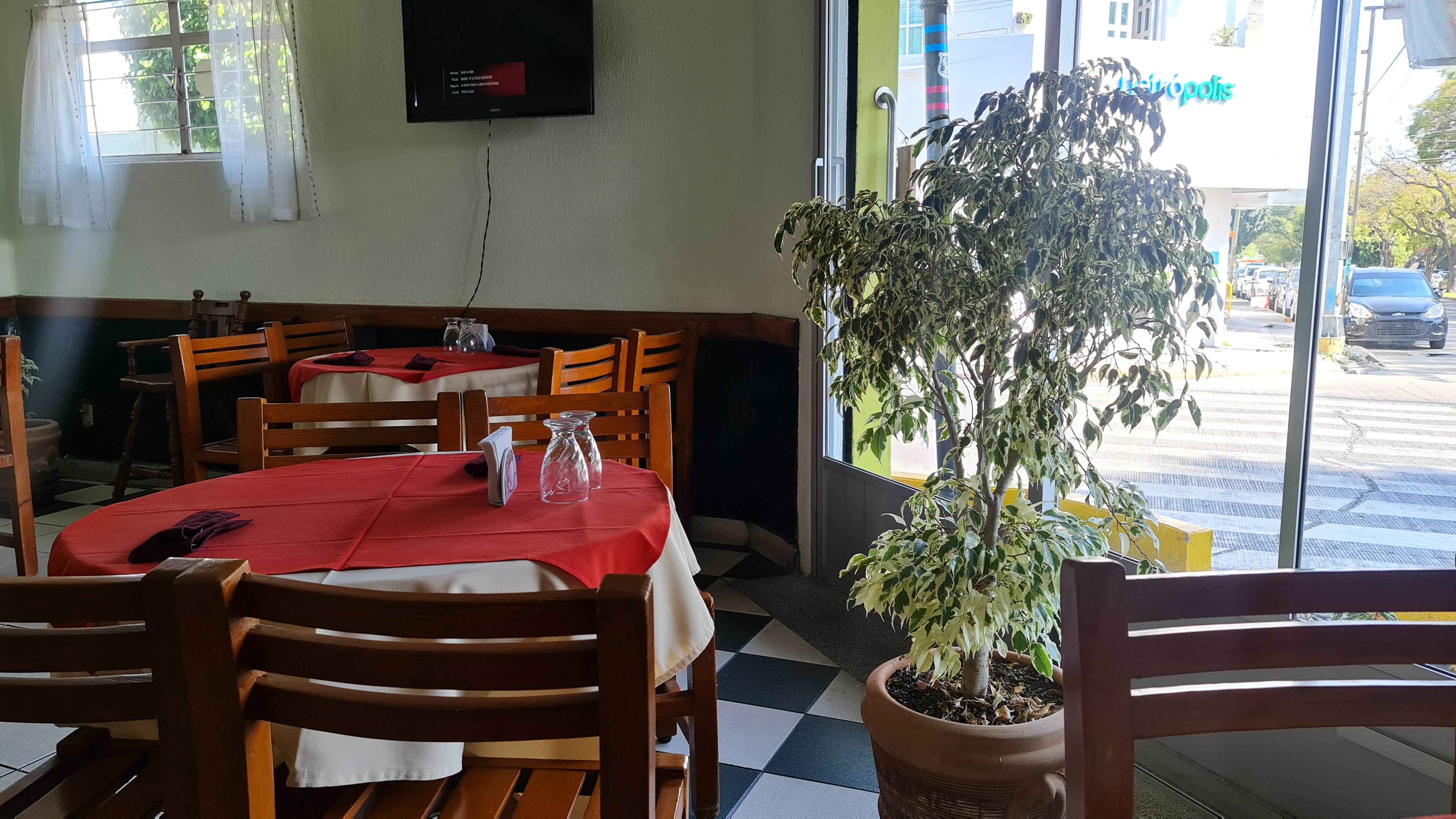 La Cocina Restaurant image 4