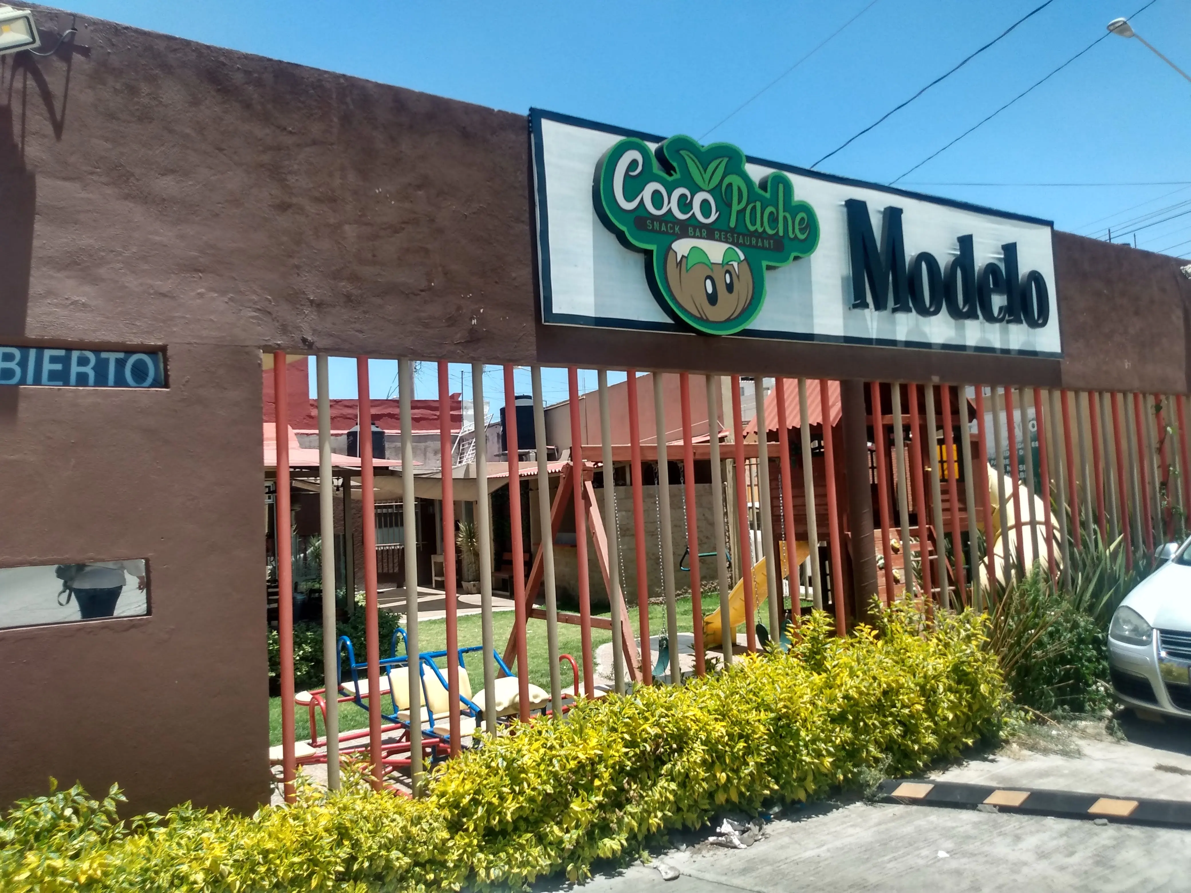 El CocoPache Restaurante bar image 5