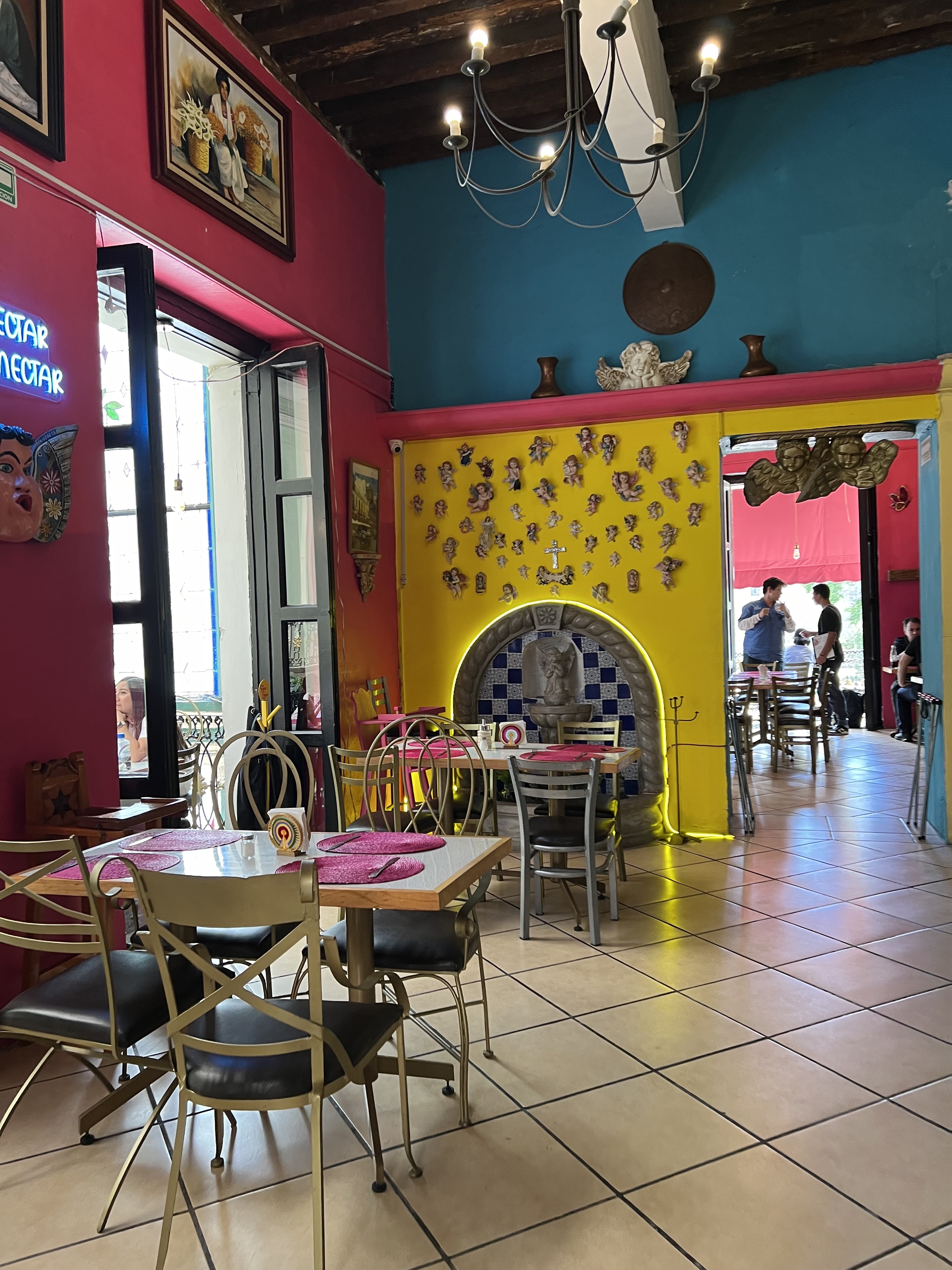 Evangelina Restaurante image 2