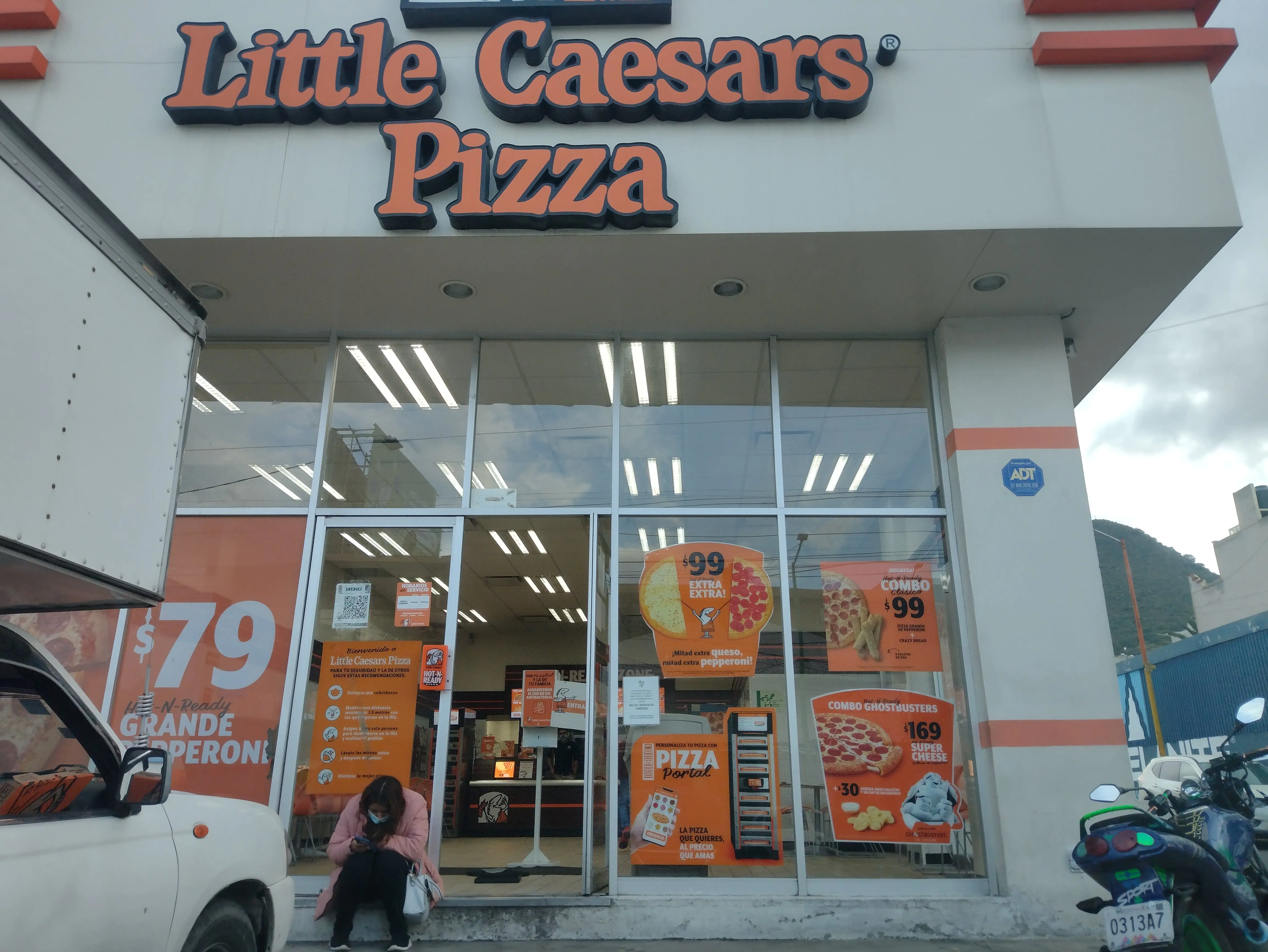 Little Caesars Pizza image 3