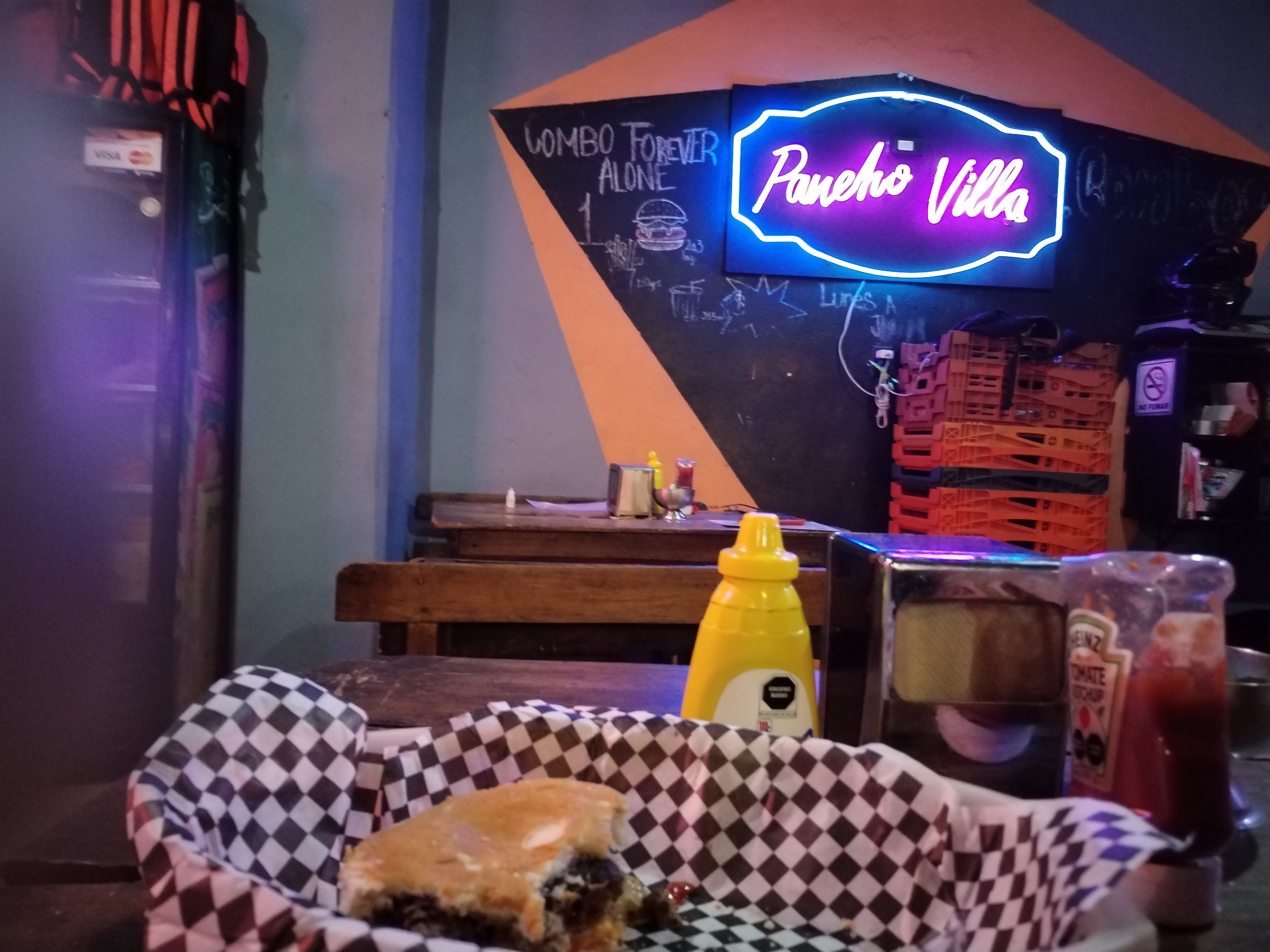 Hamburguesas al carbón Pancho Villa image 1