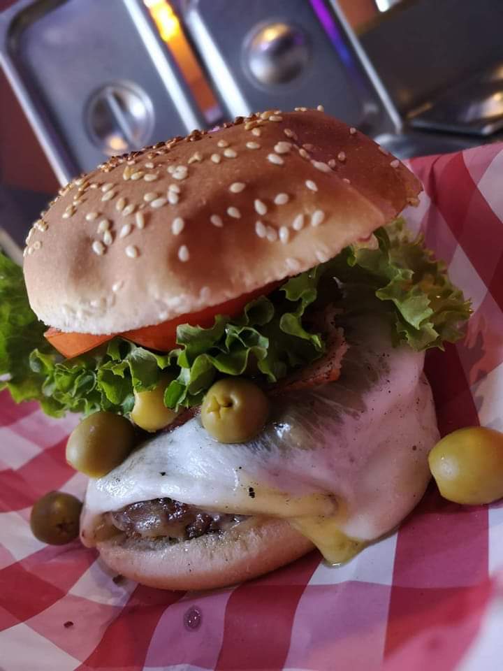 Hamburguesas al carbón Pancho Villa image 4