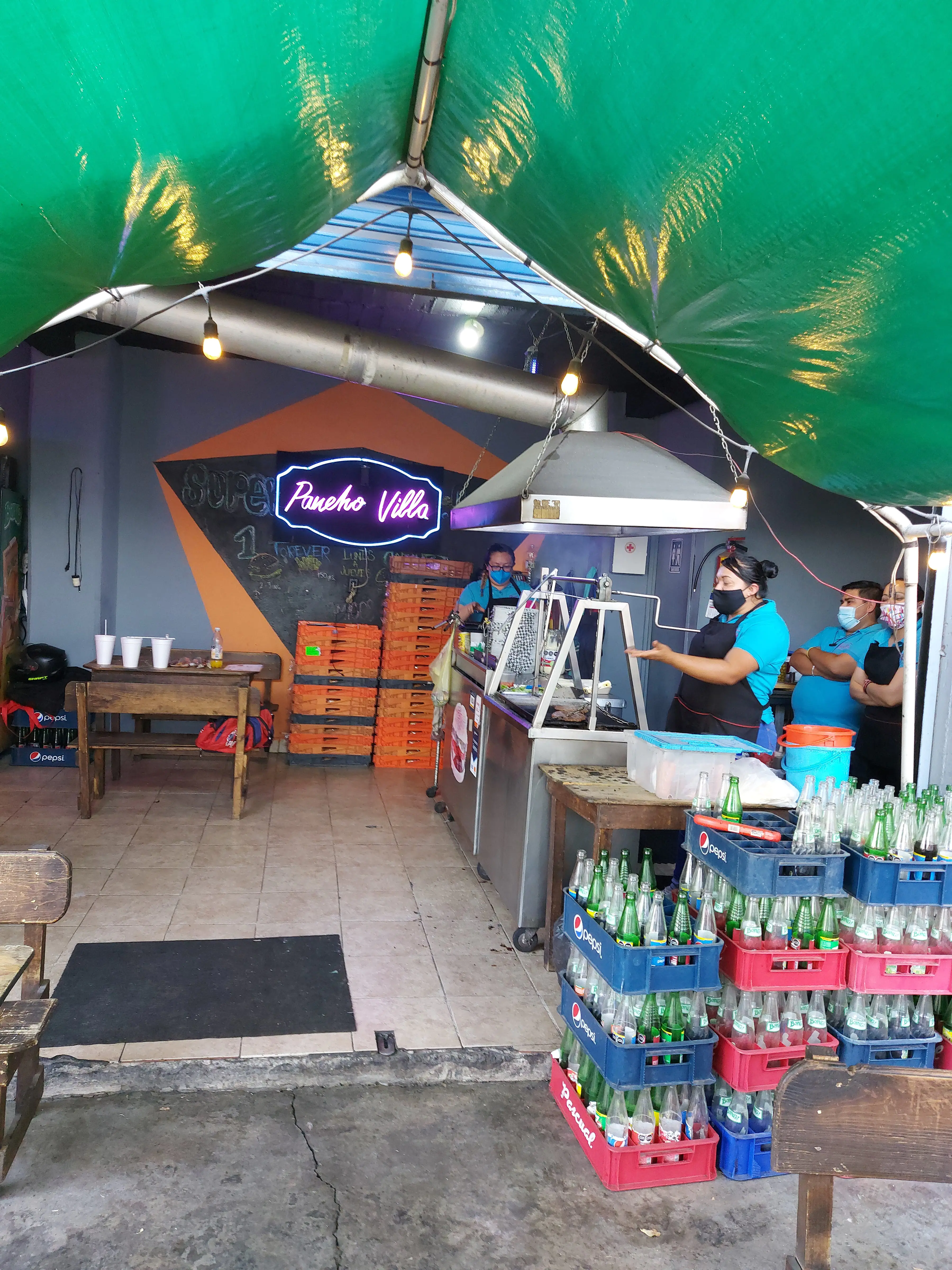 Hamburguesas al carbón Pancho Villa image 5