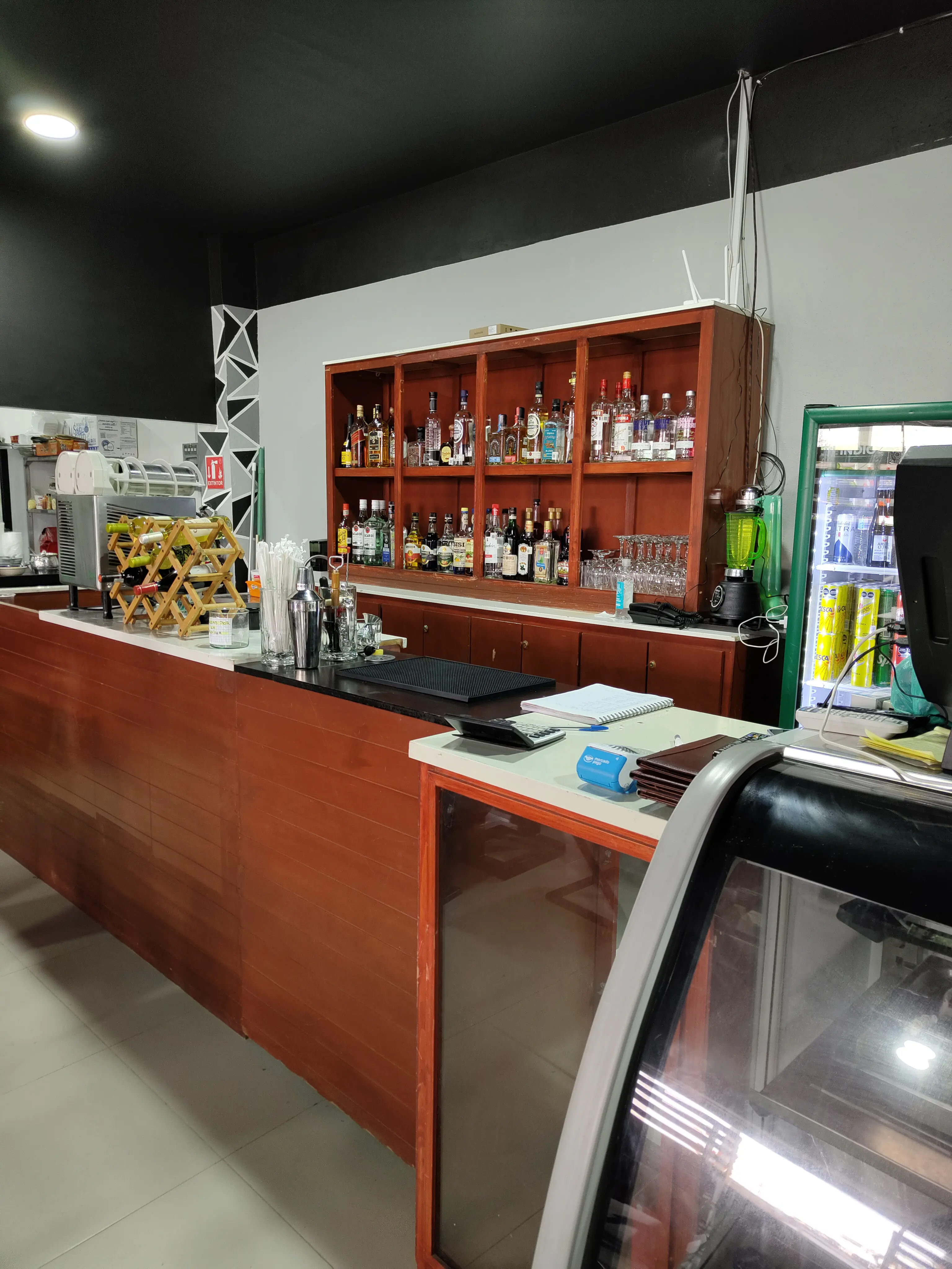 REZAKA 𝚁𝚎𝚜𝚝𝚊𝚞𝚛𝚊𝚗𝚝𝚎 𝙱𝚊𝚛 image 7