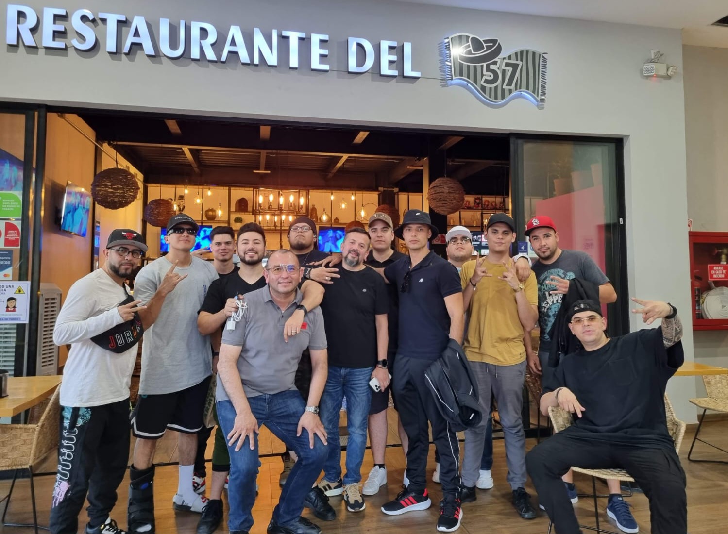 Restautante y Antojería Tacos del 57 image 3