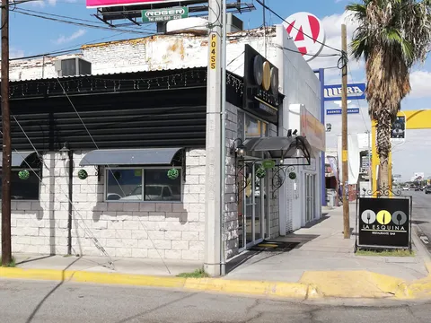 La Esquina Restaurante Bar image 1
