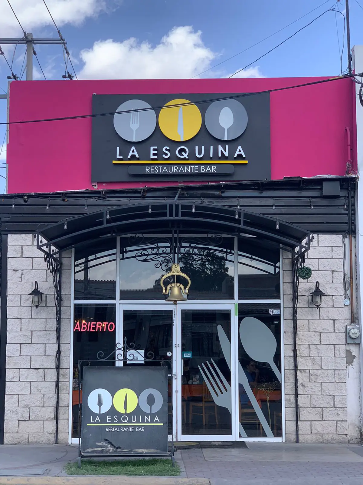 La Esquina Restaurante Bar image 9