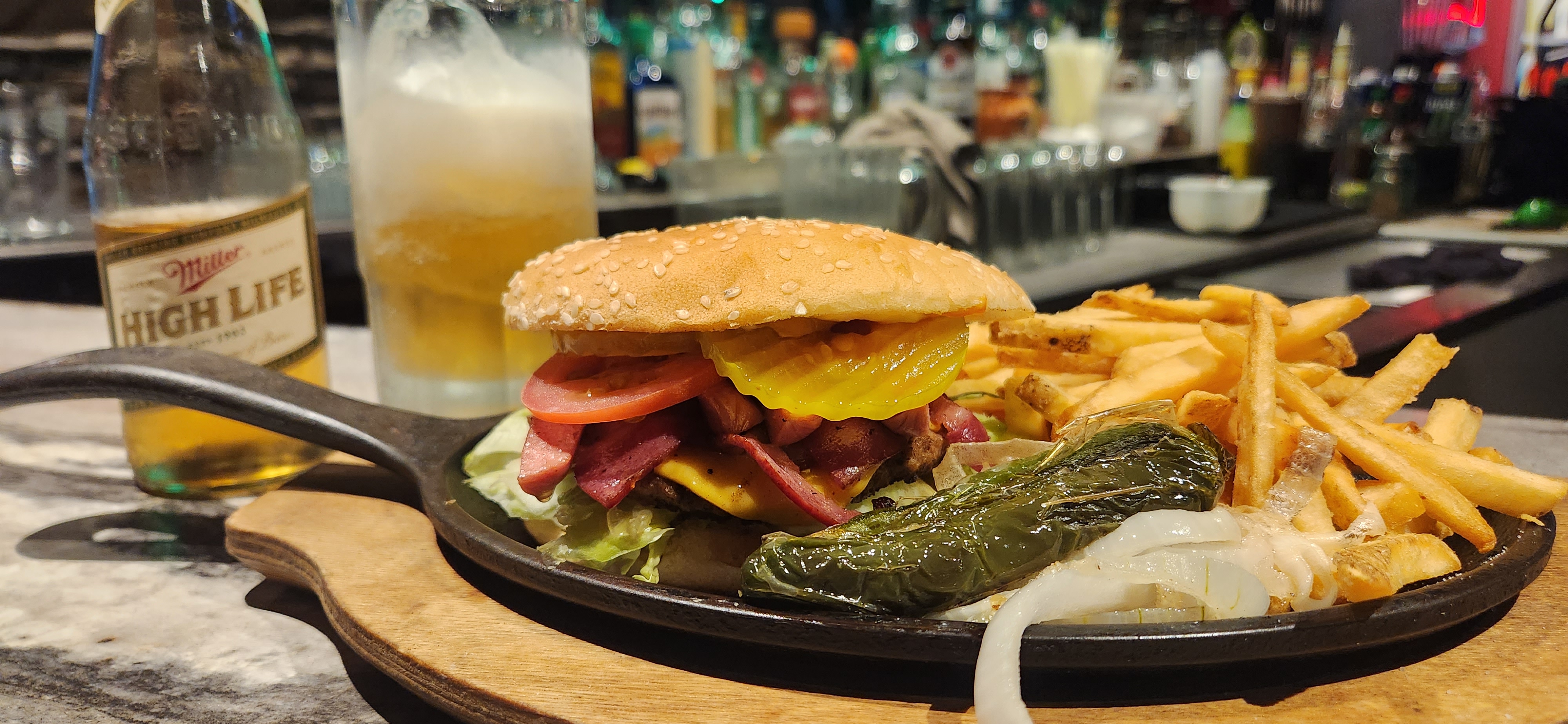 Charly's Pool Restaurant & Bar image 6