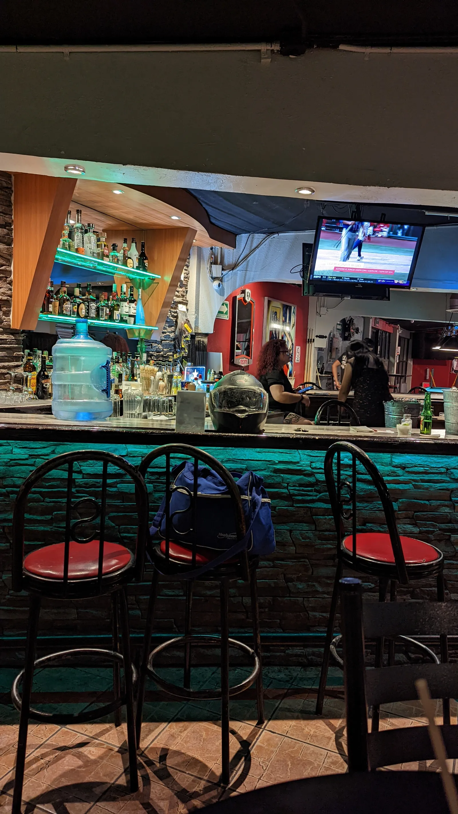 Charly's Pool Restaurant & Bar image 10