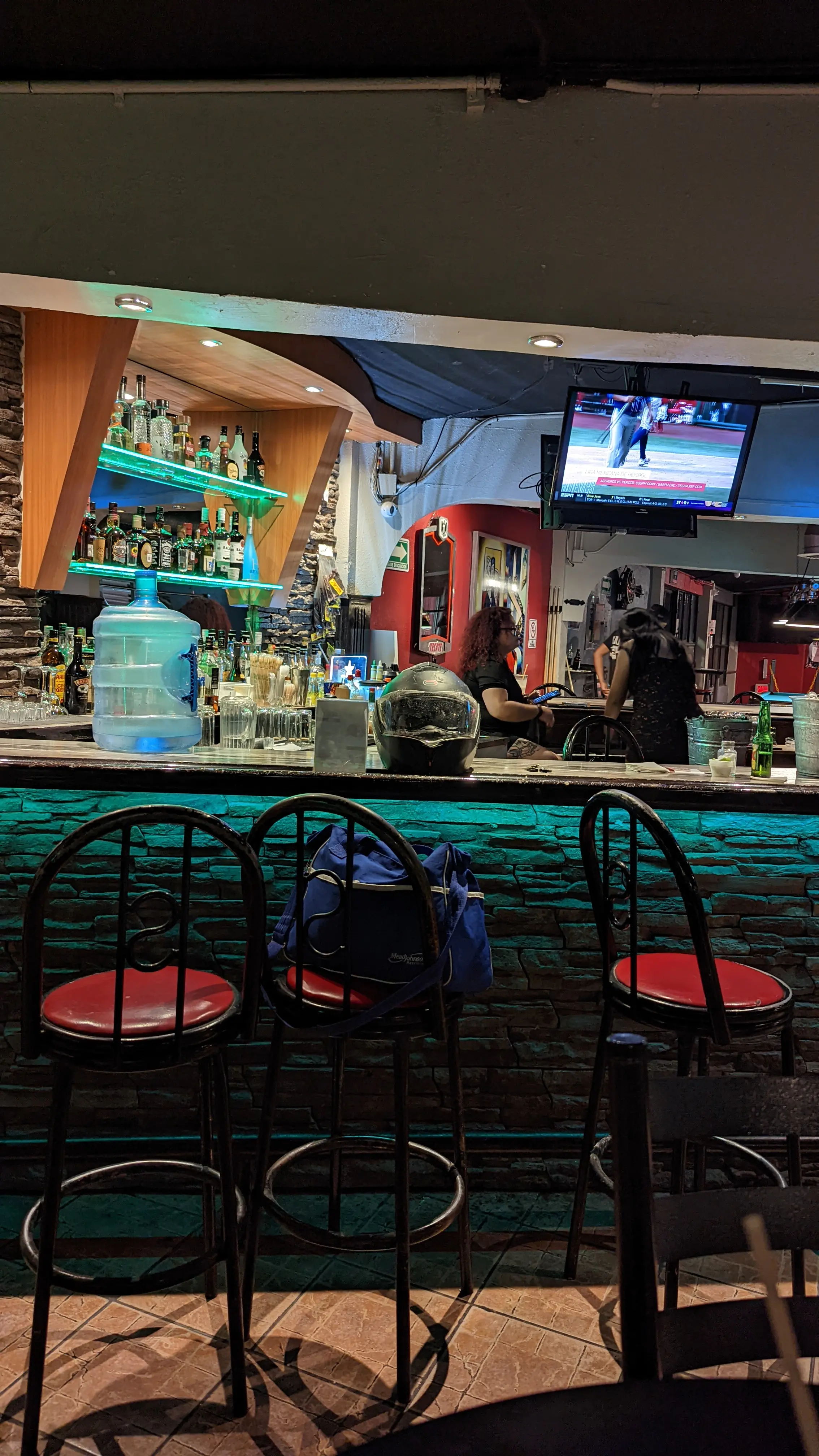 Charly's Pool Restaurant & Bar image 10