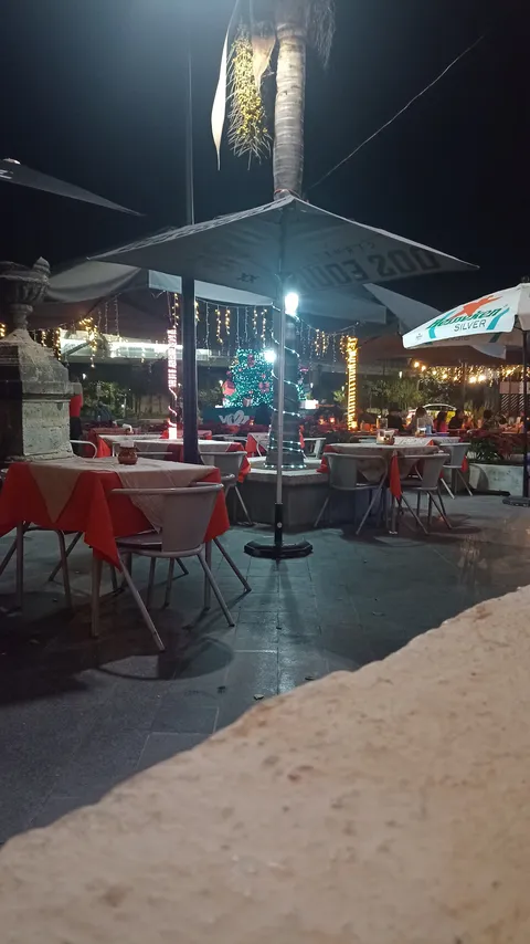 Mayas Bar image 7