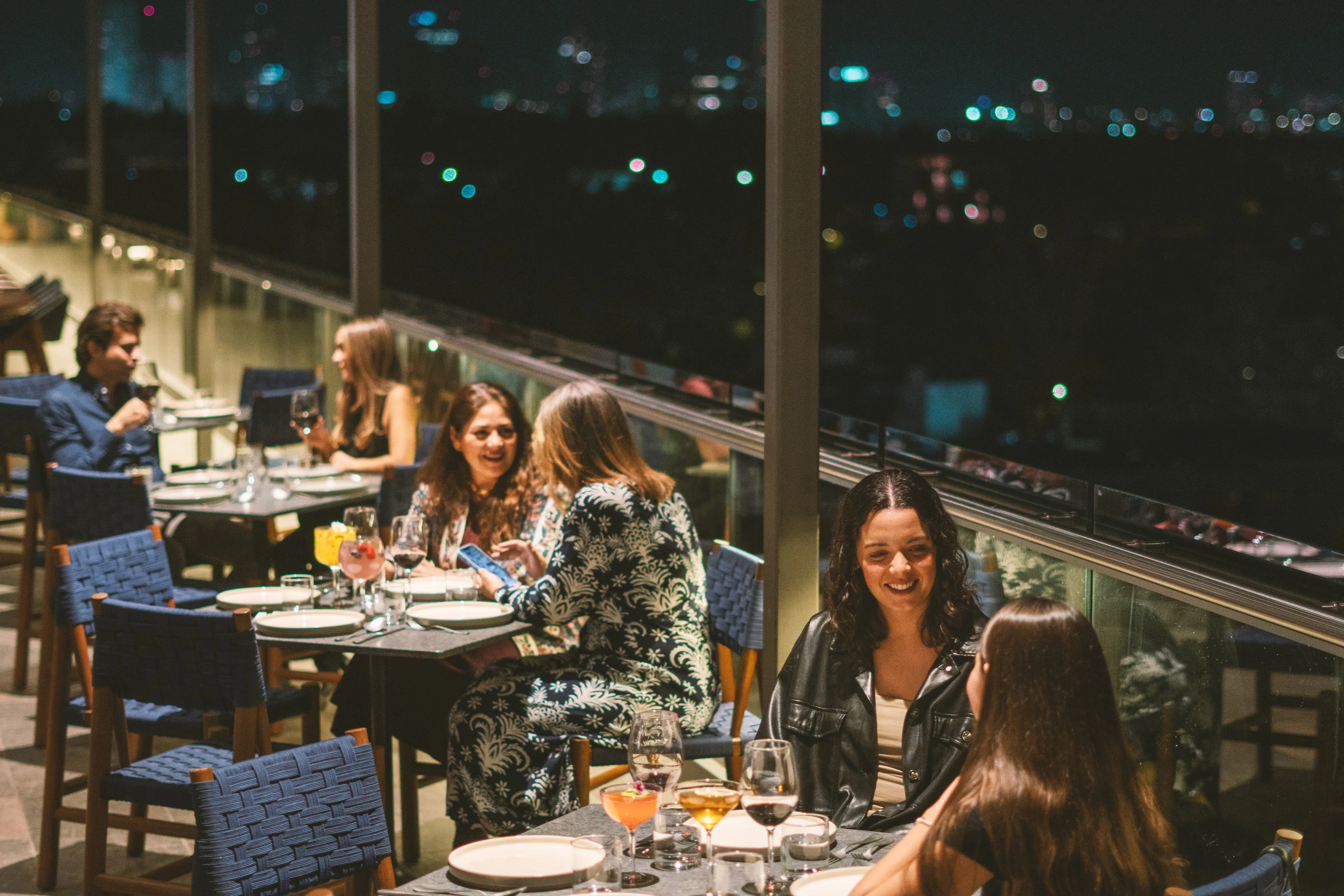 Querida Luna Restaurant image 1