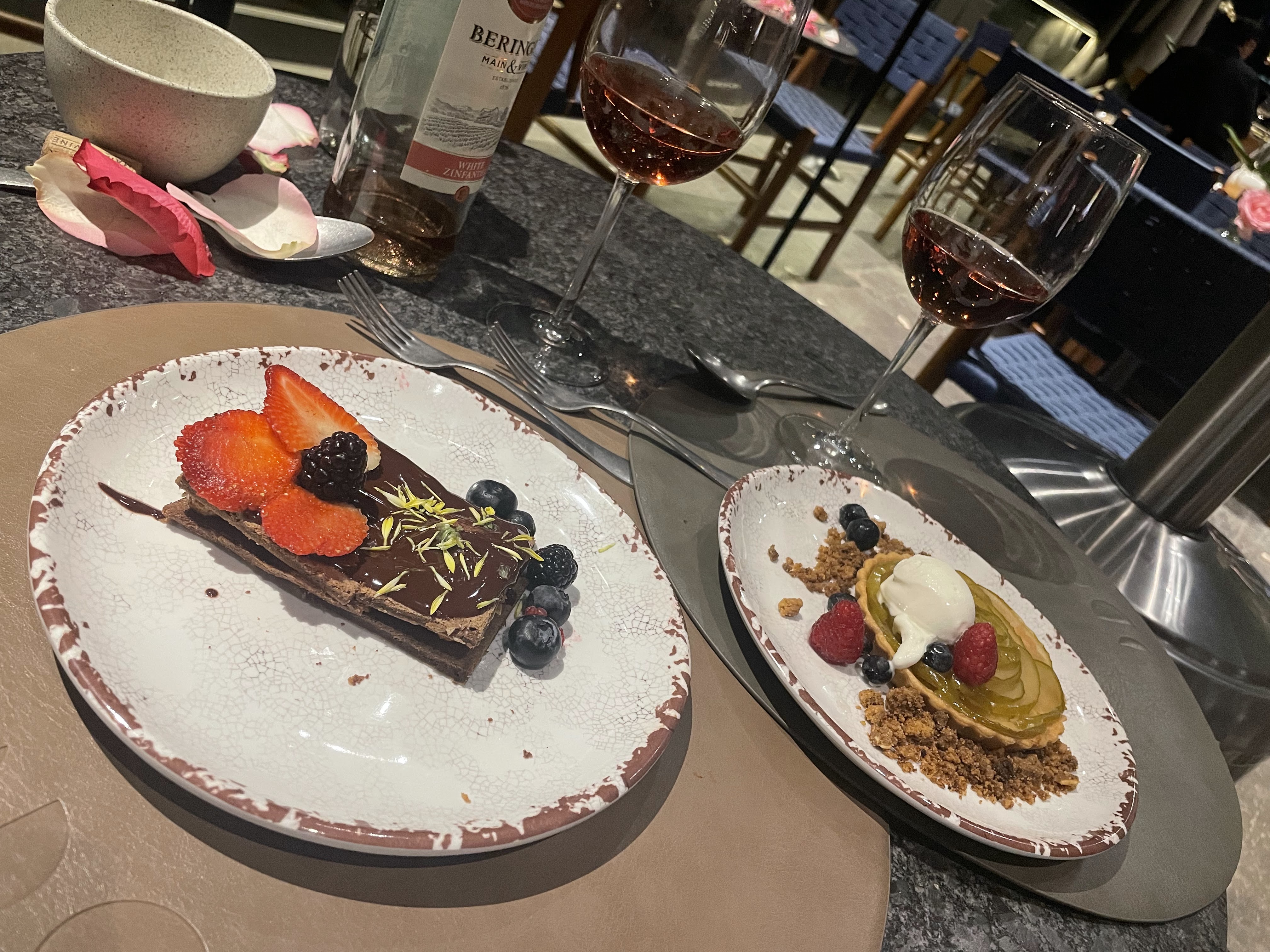 Querida Luna Restaurant image 2