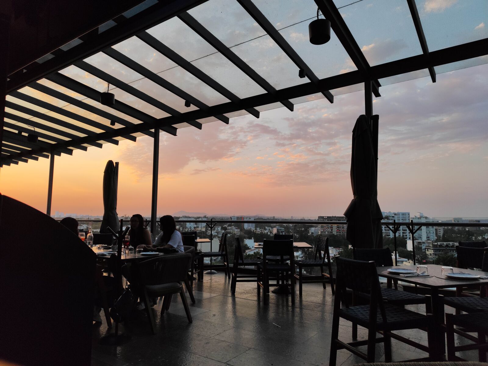 Querida Luna Restaurant image 3