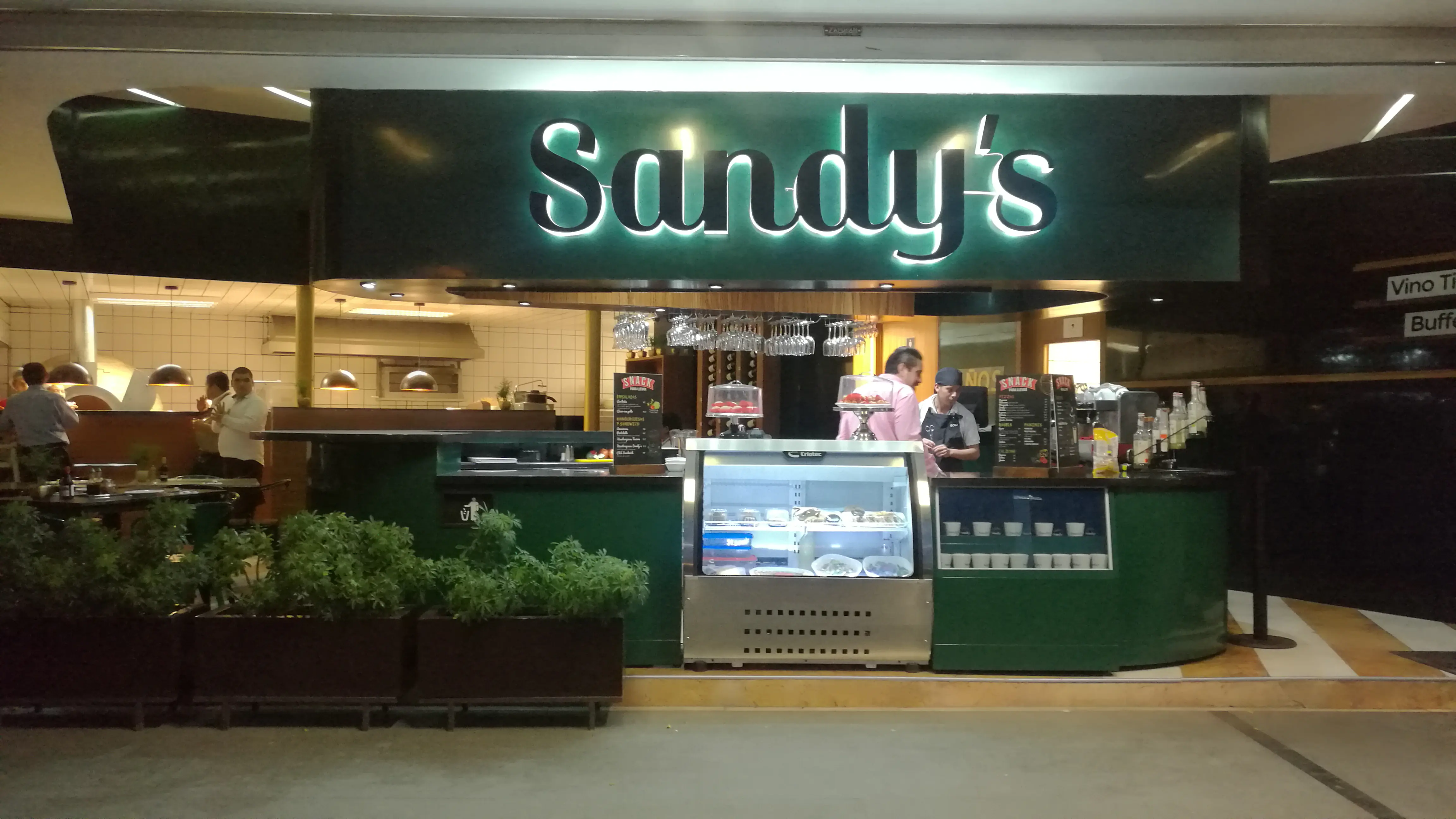 Restaurant Sandy's Plaza Patria image 1