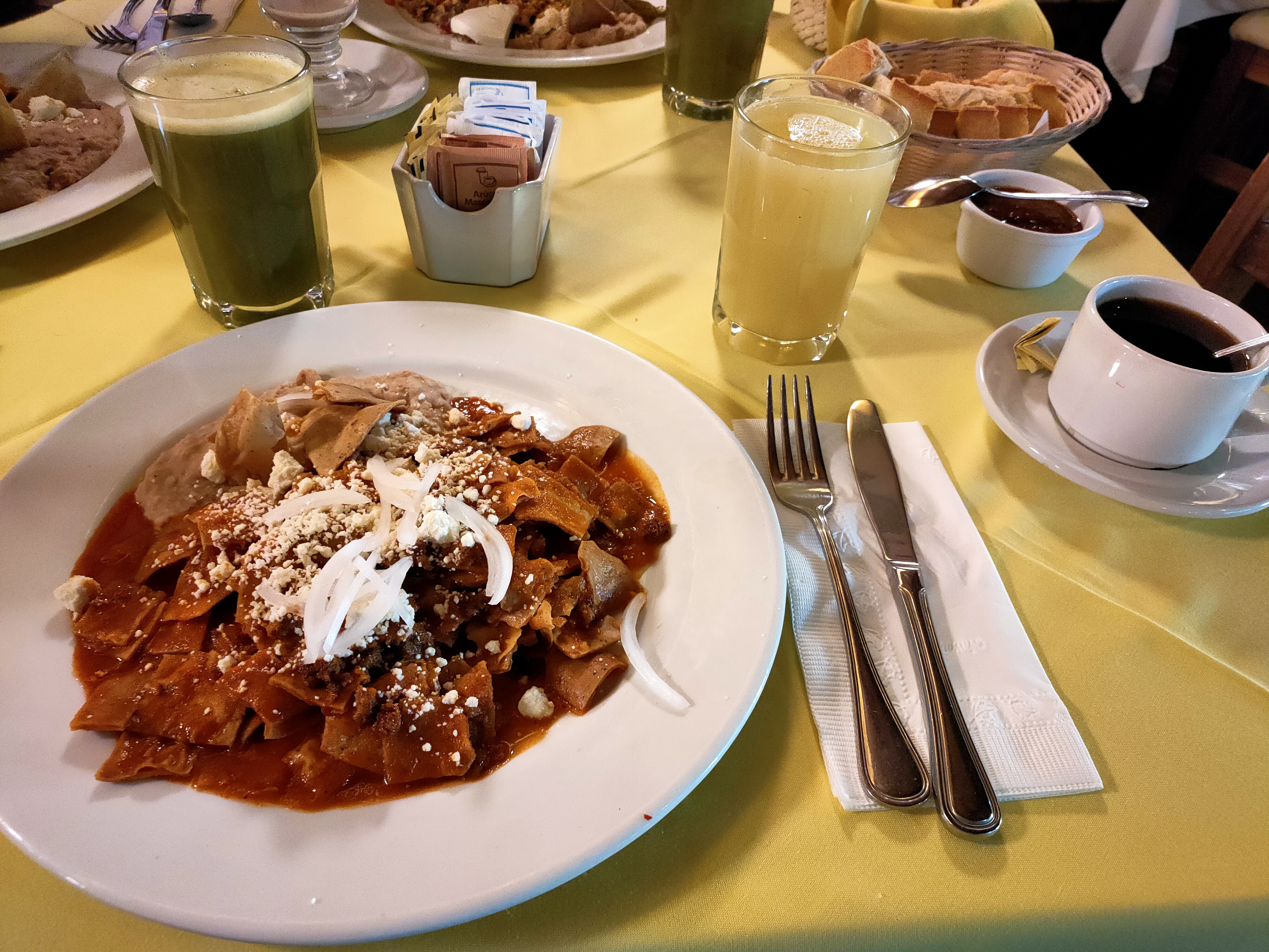 OUI Restaurant Bar image 2