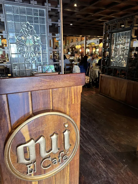 OUI Restaurant Bar image 7
