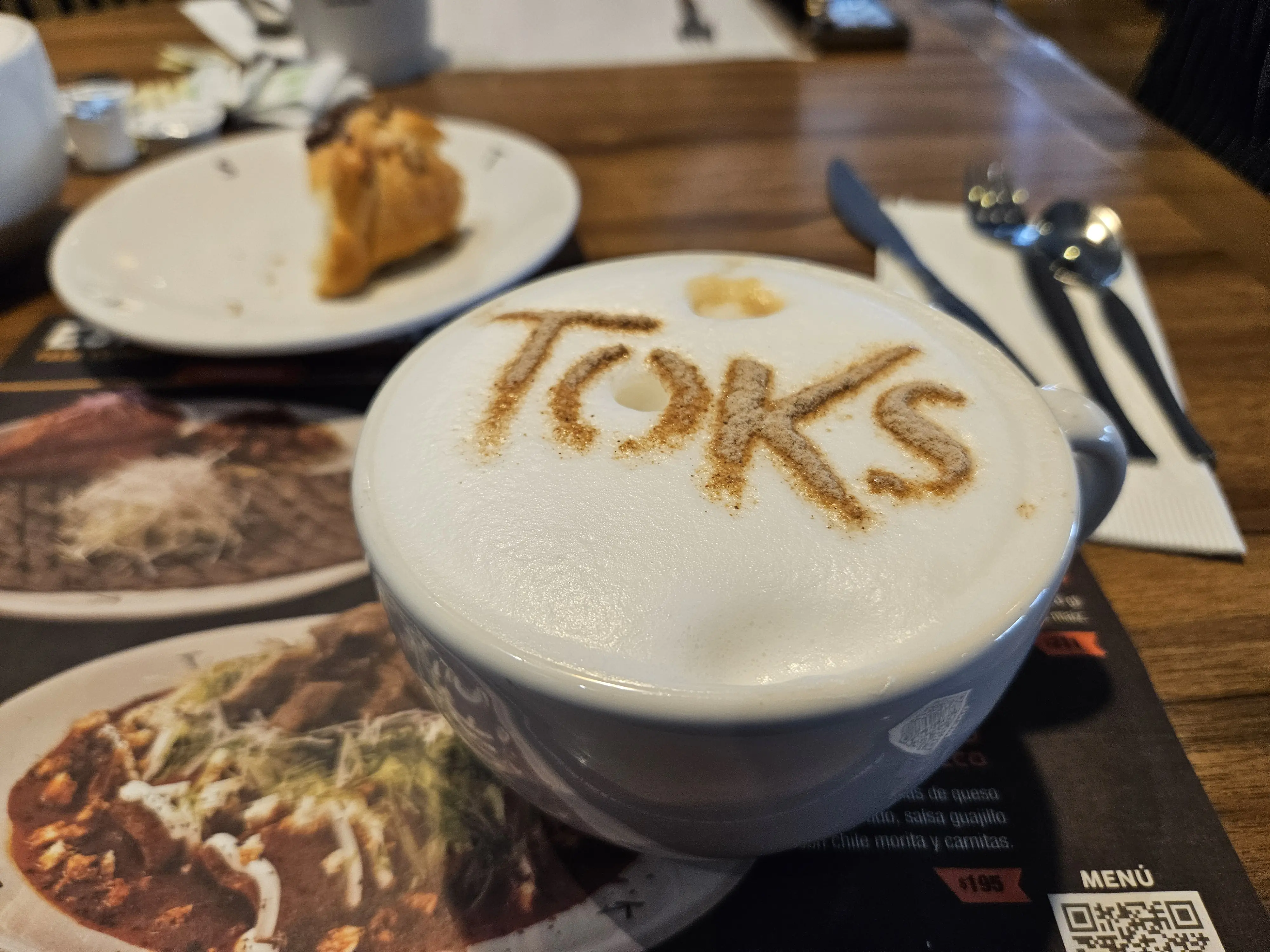 Toks Restaurant image 3