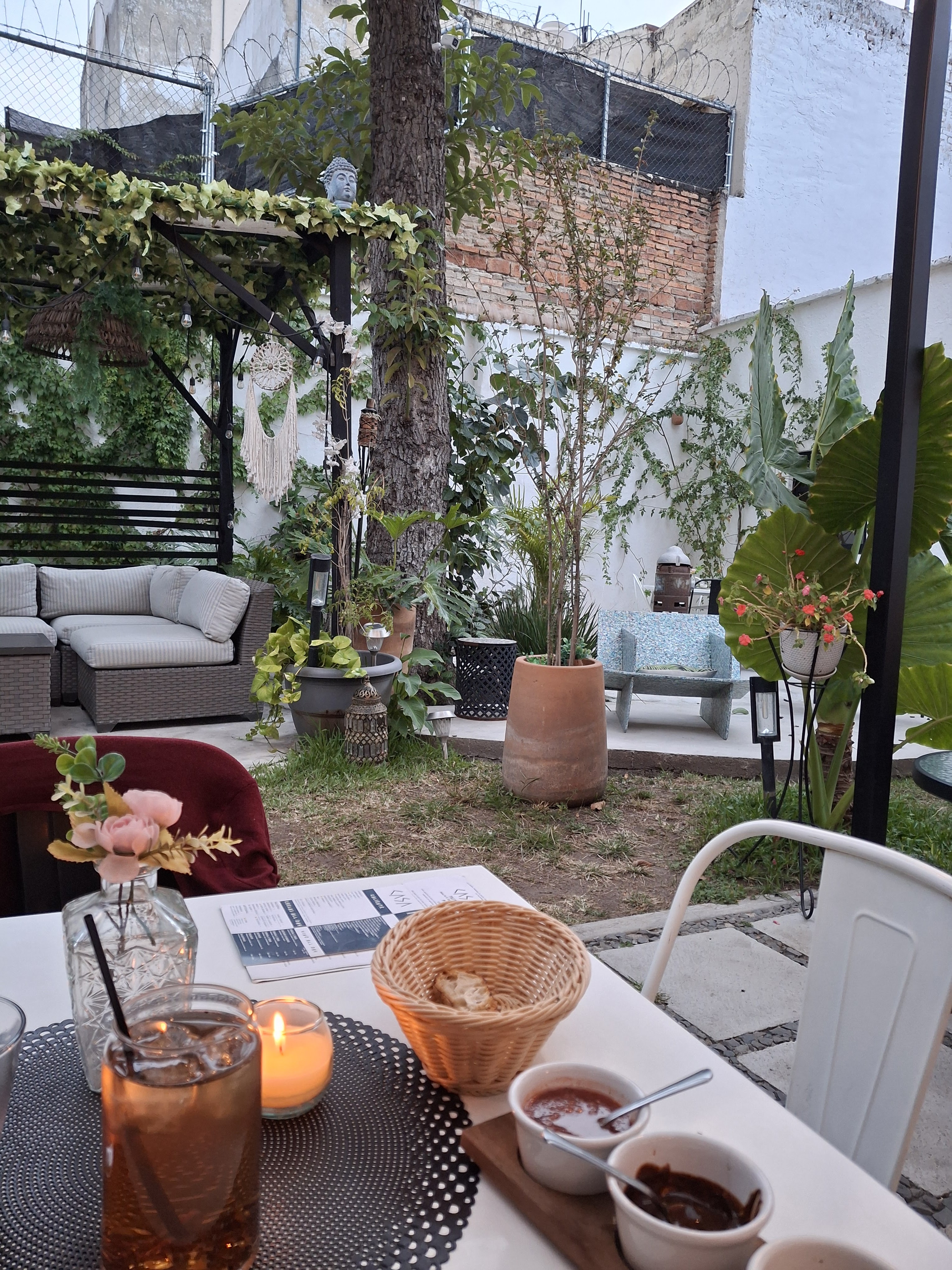 Casa Mudra Restaurant & Art Gallery image 4