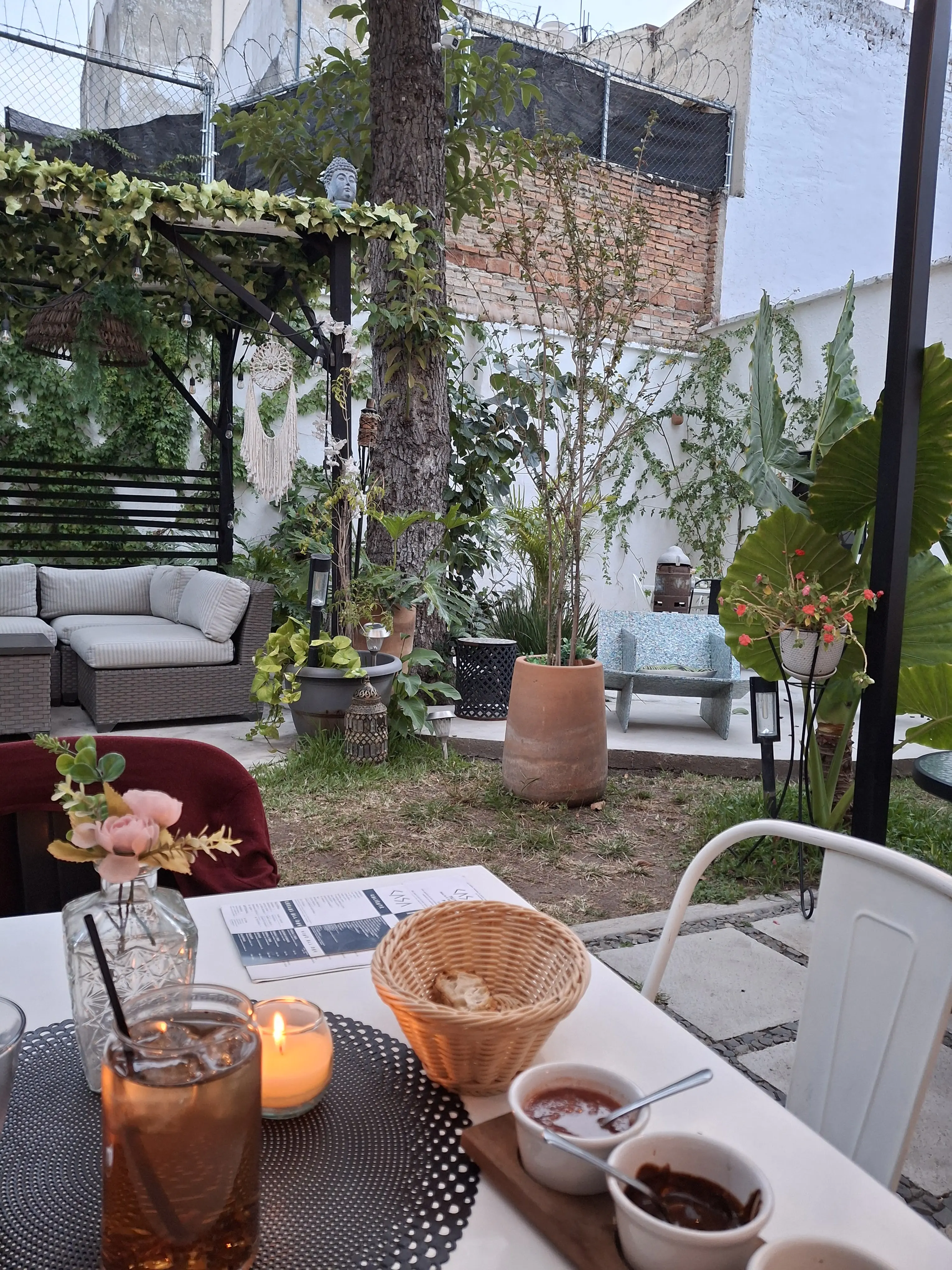 Casa Mudra Restaurant & Art Gallery image 4