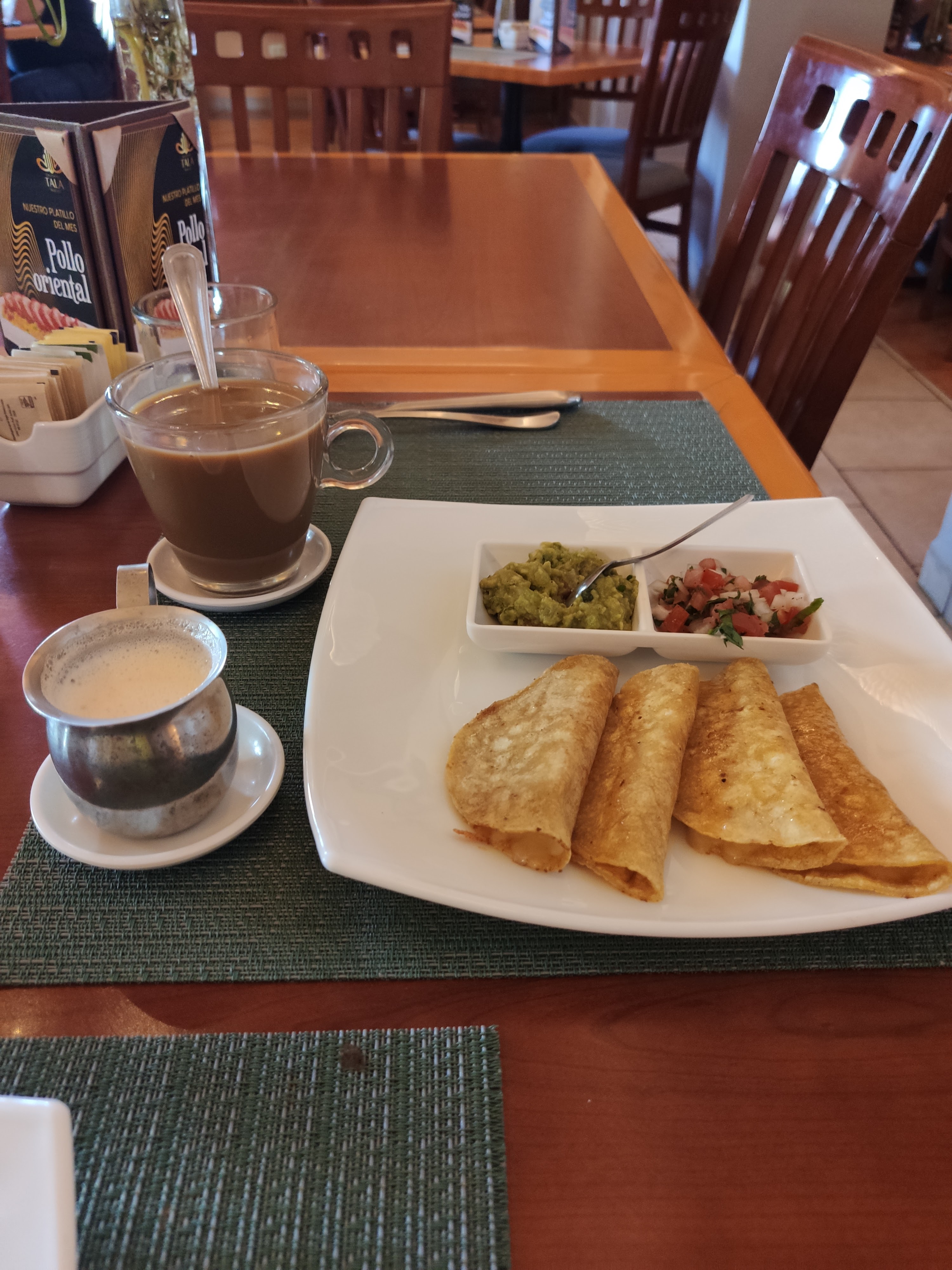 Pan y Pasteles Tala image 3