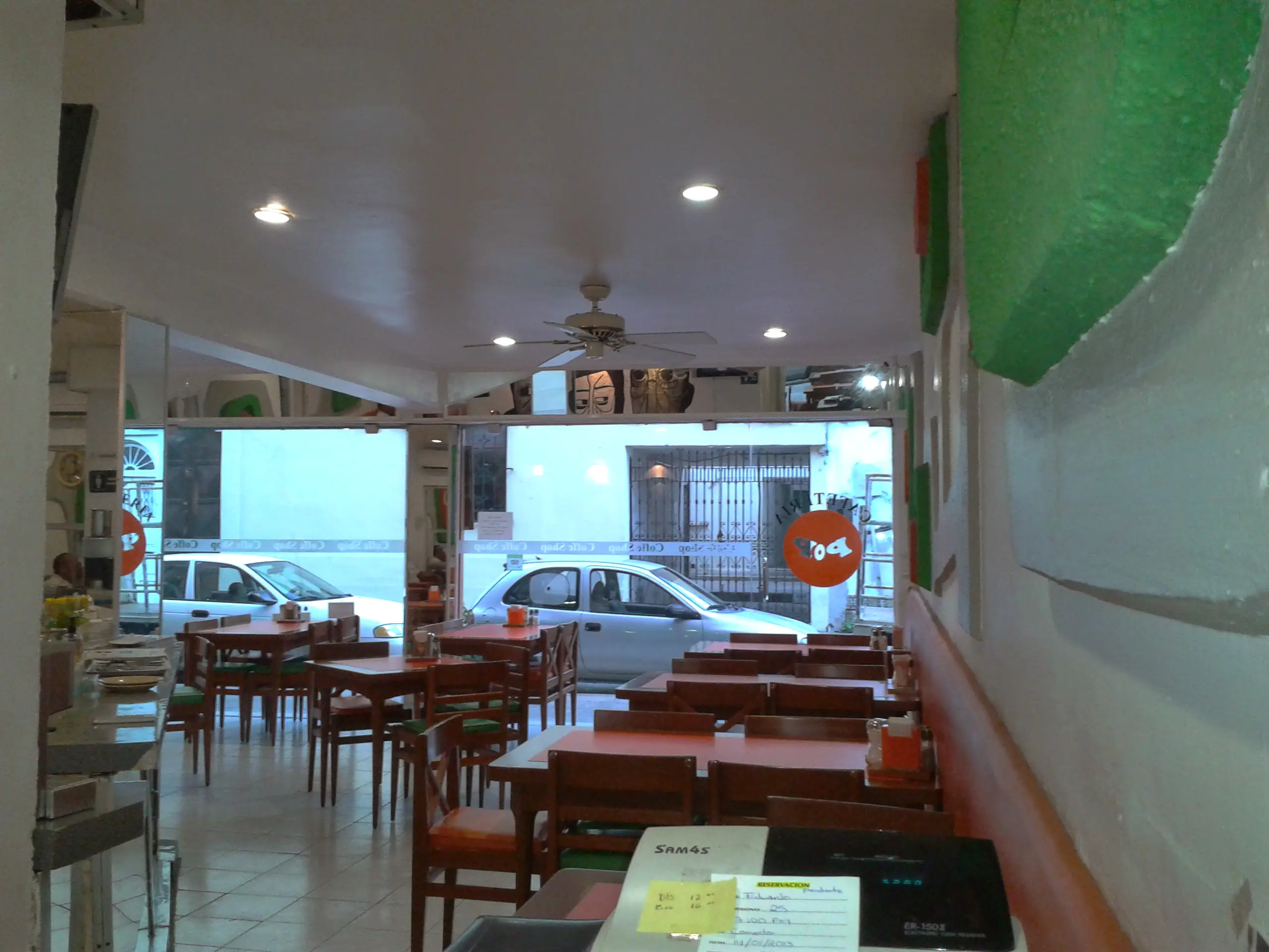 Cafetería Pop y Restaurante Pórtico del Peregrino image 1