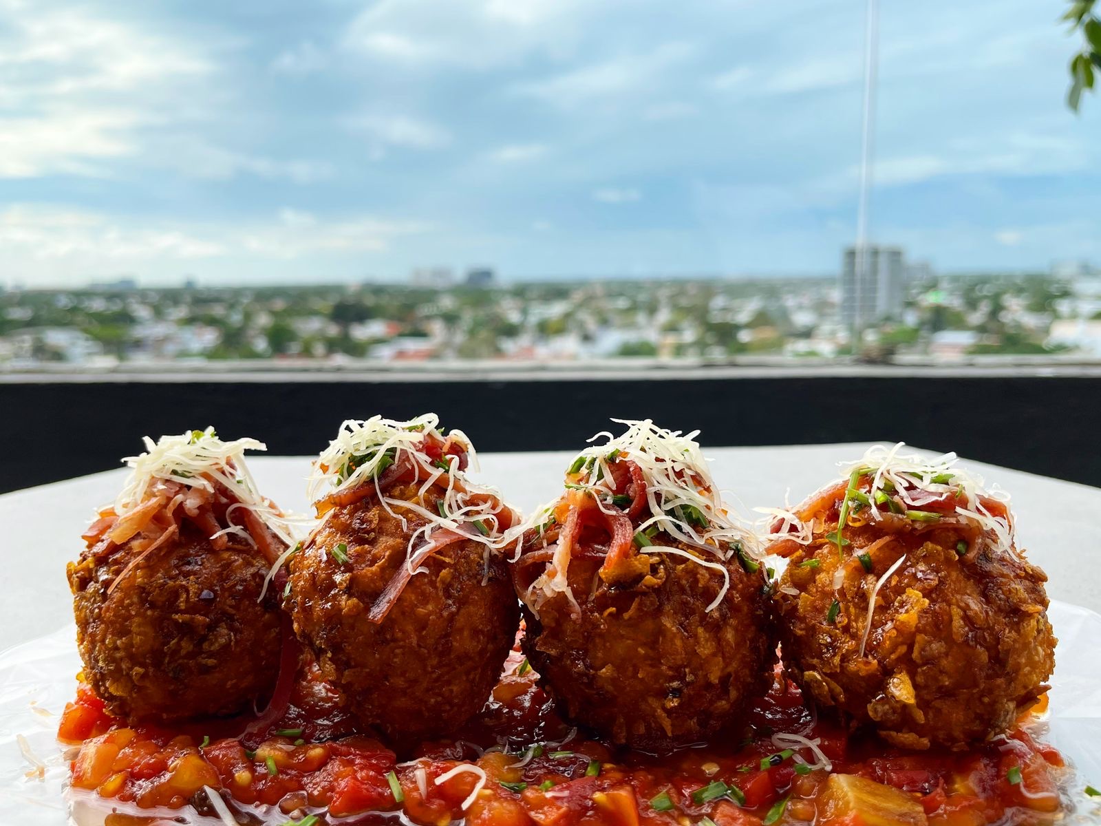 GIN 47 Mixology & Kitchen | Restaurant Bar Mérida Yucatán image 2